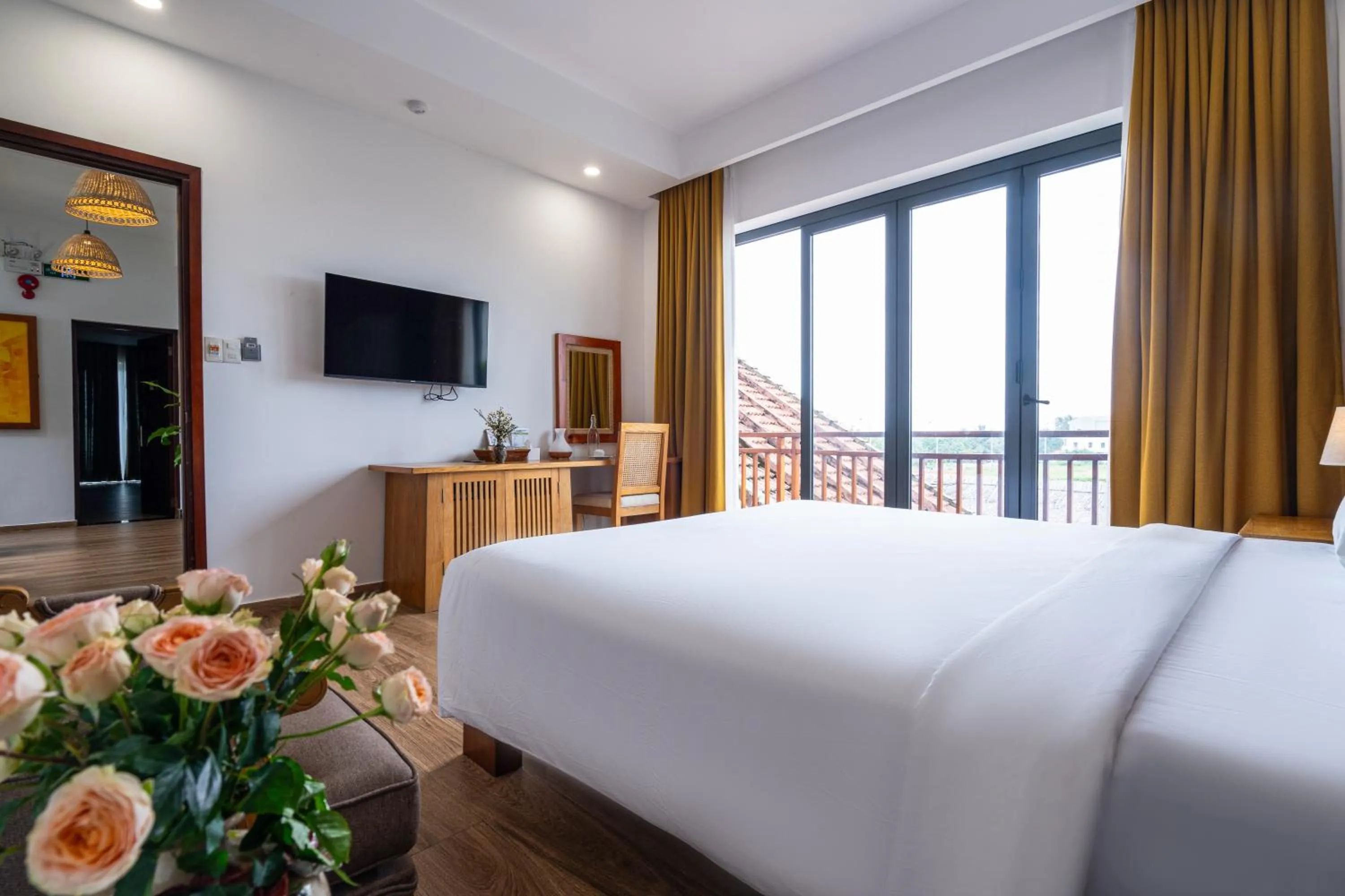 Communal lounge/ TV room, Bed in Palm Riverside Boutique