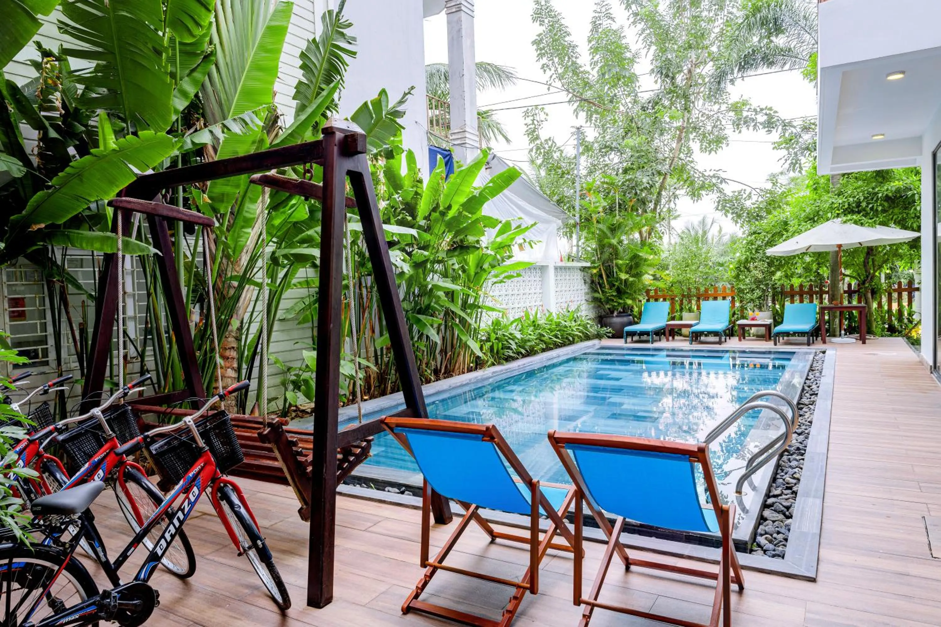 Swimming pool in Palm Riverside Boutique