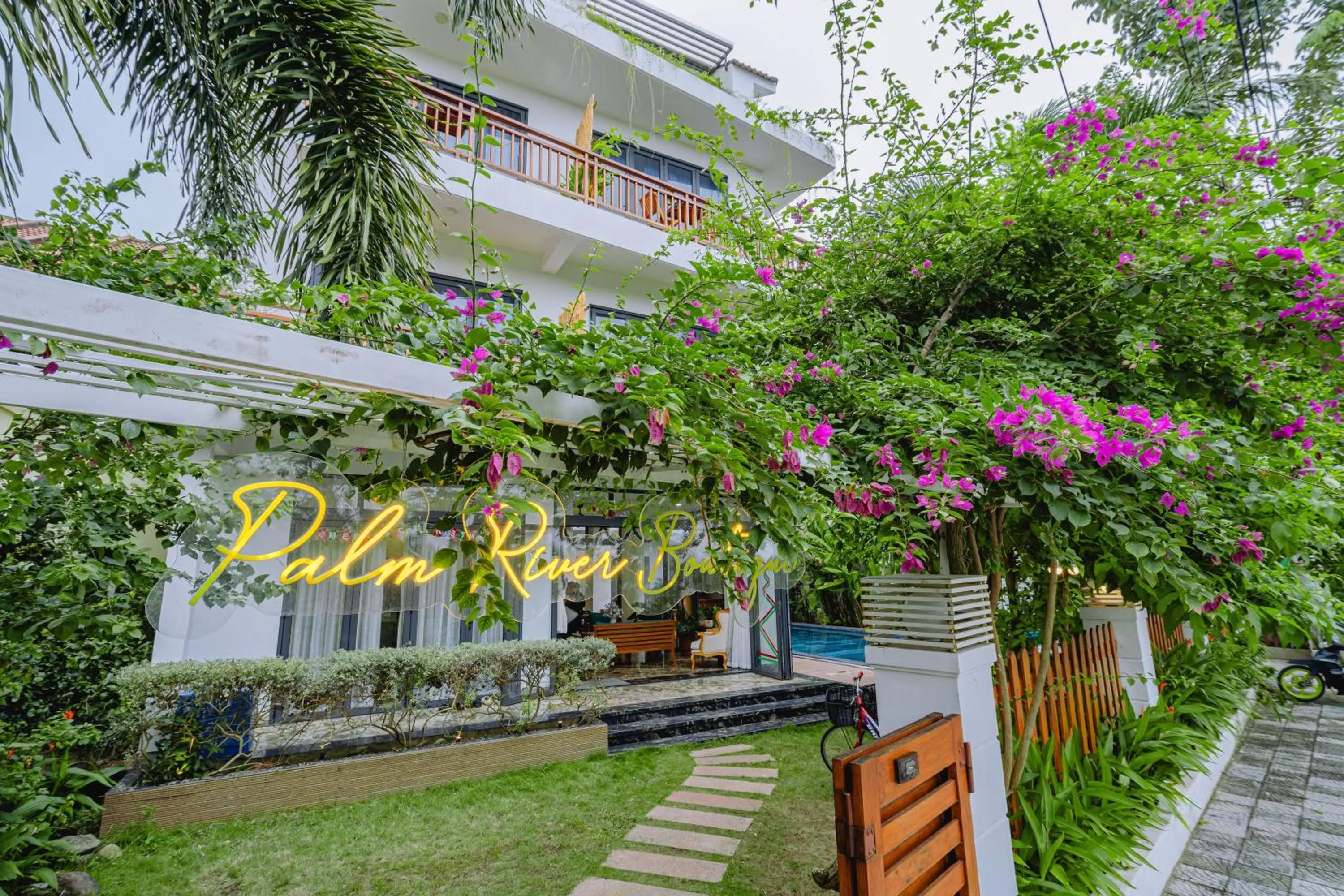 Property building in Palm Riverside Boutique