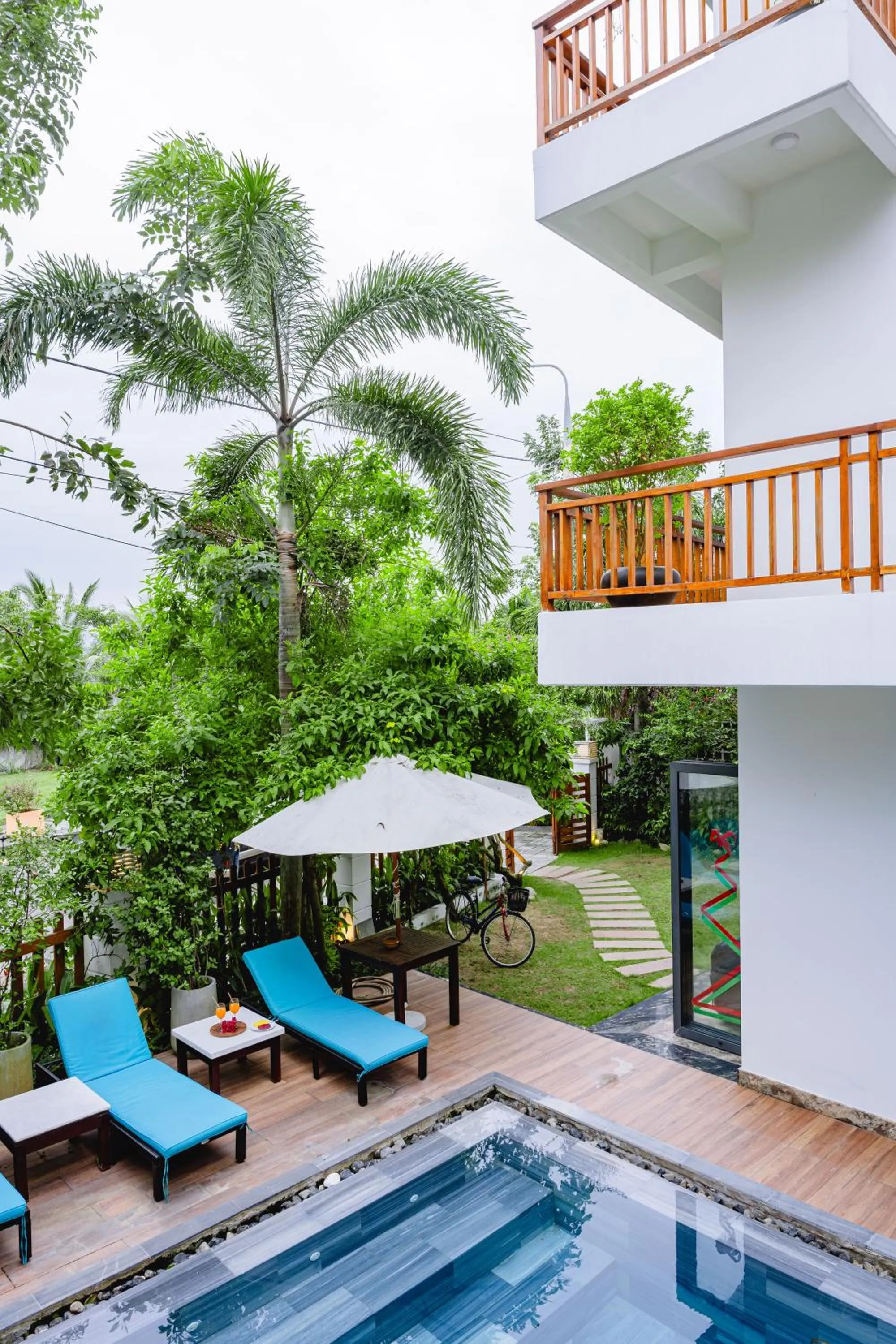 Natural landscape in Palm Riverside Boutique