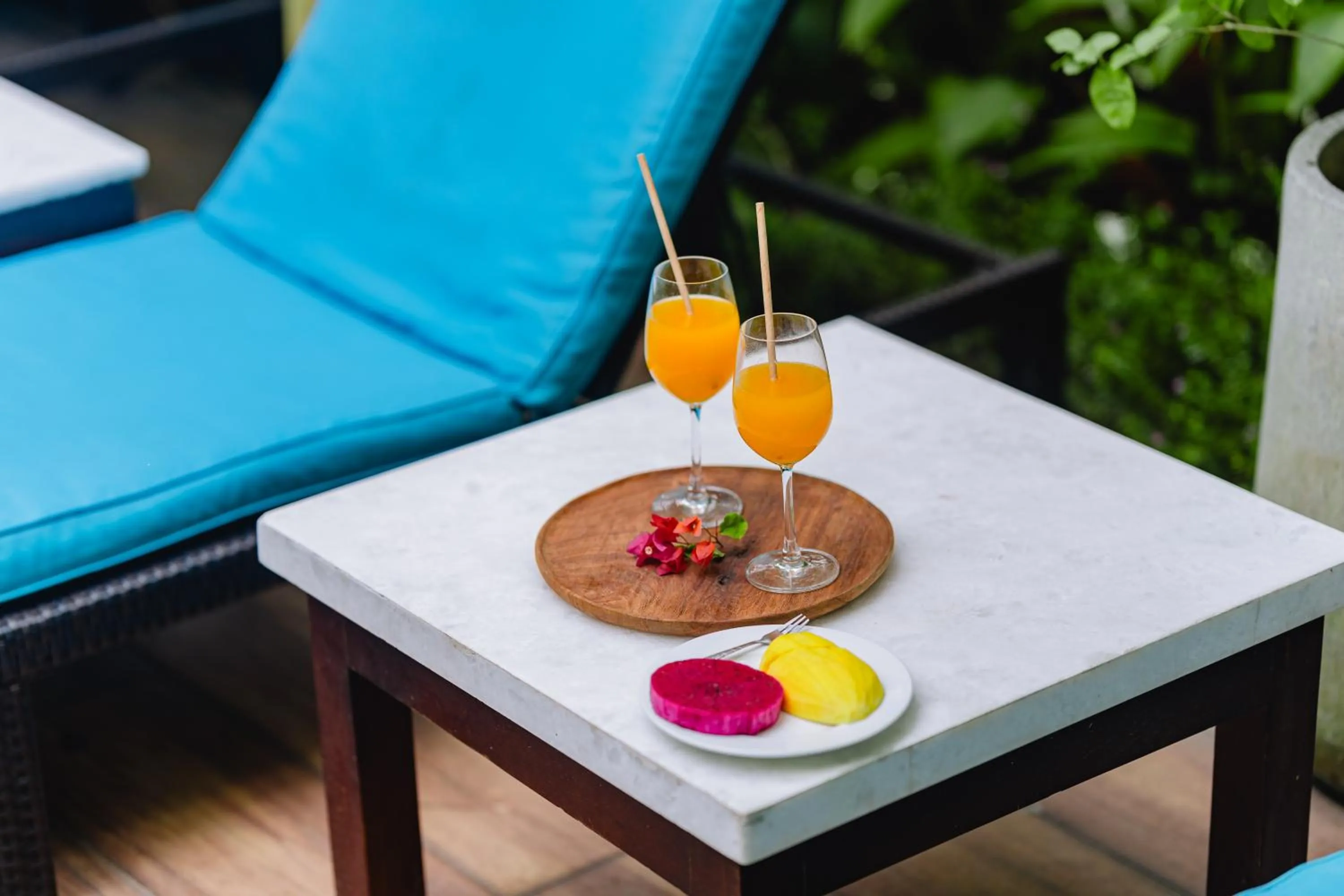 Food and drinks in Palm Riverside Boutique