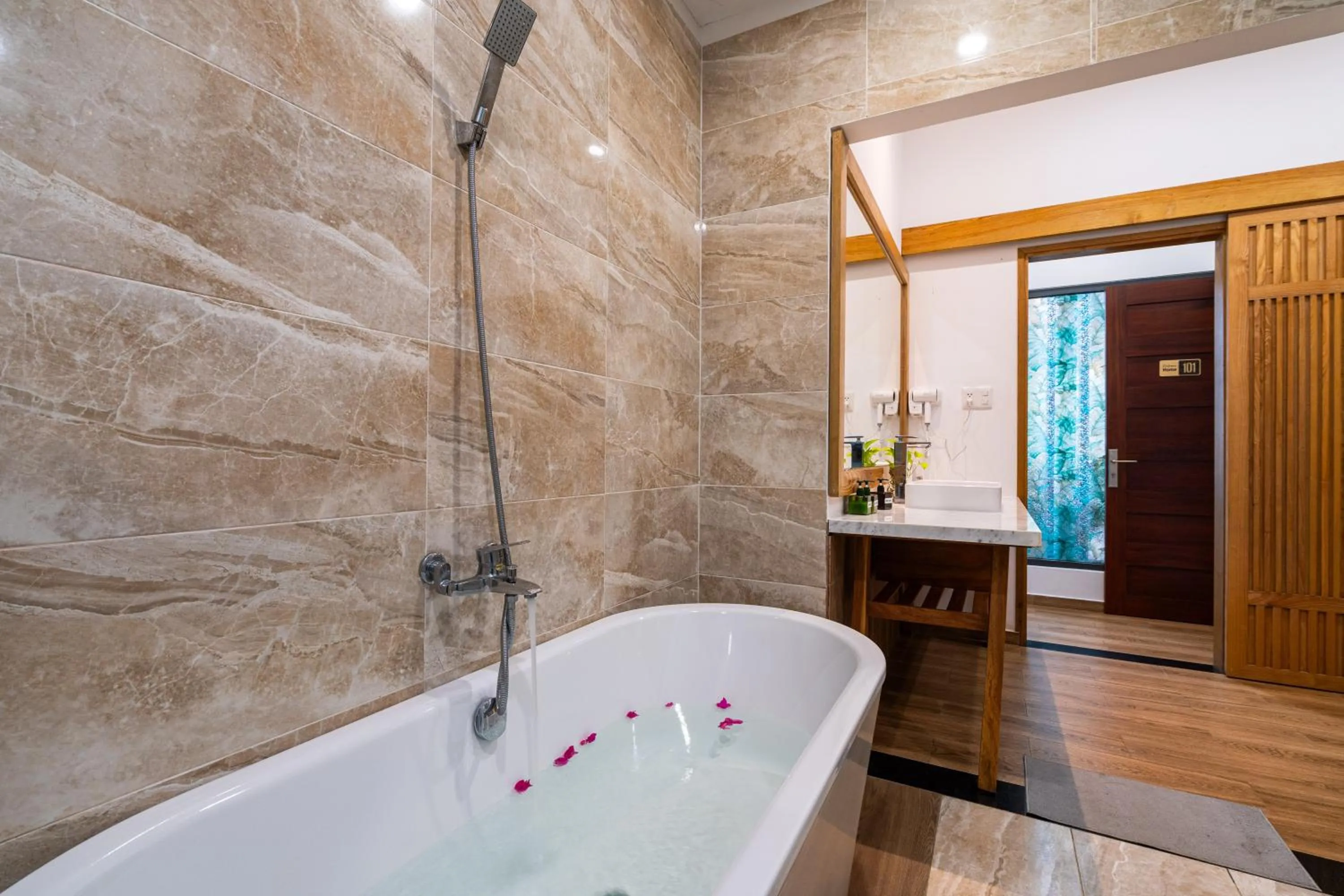 Shower in Palm Riverside Boutique