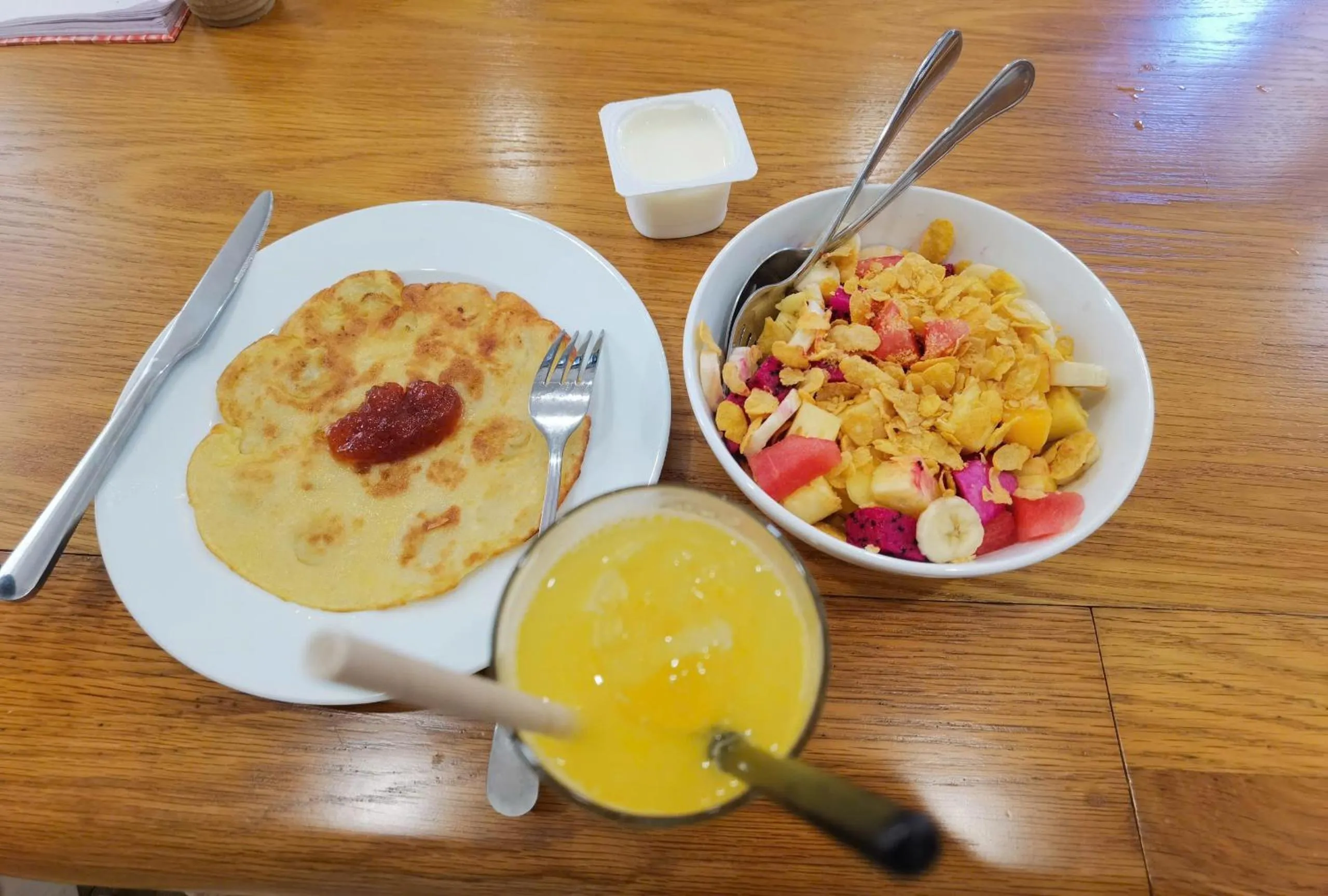 Food and drinks in Palm Riverside Boutique