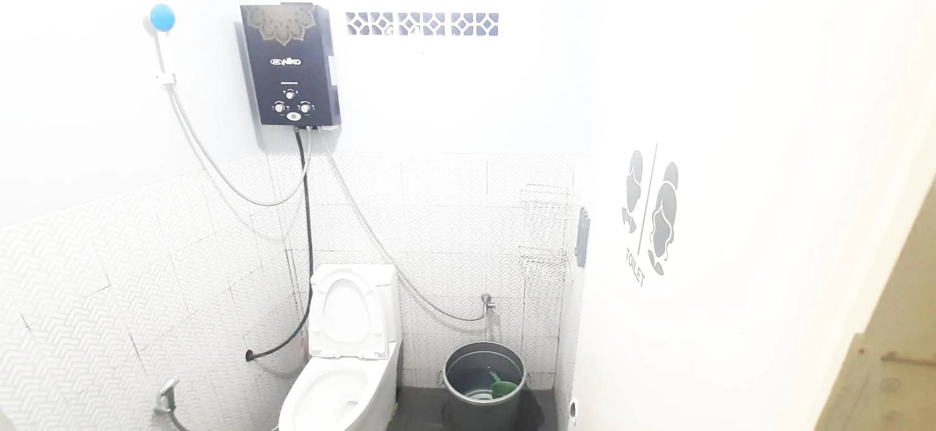 Shower in Ciwidey Homestay