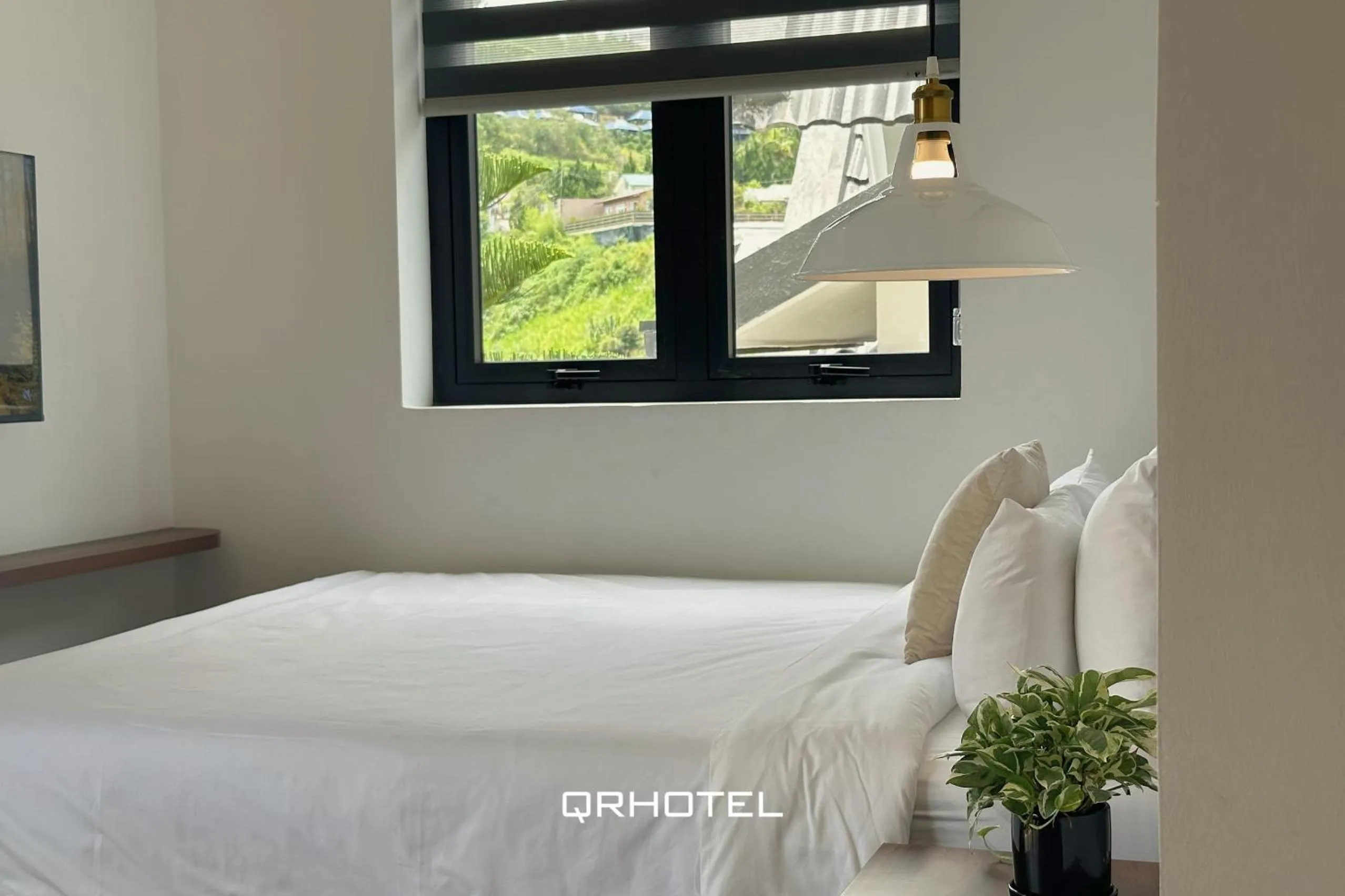 Bed in QR Hotel Dalat