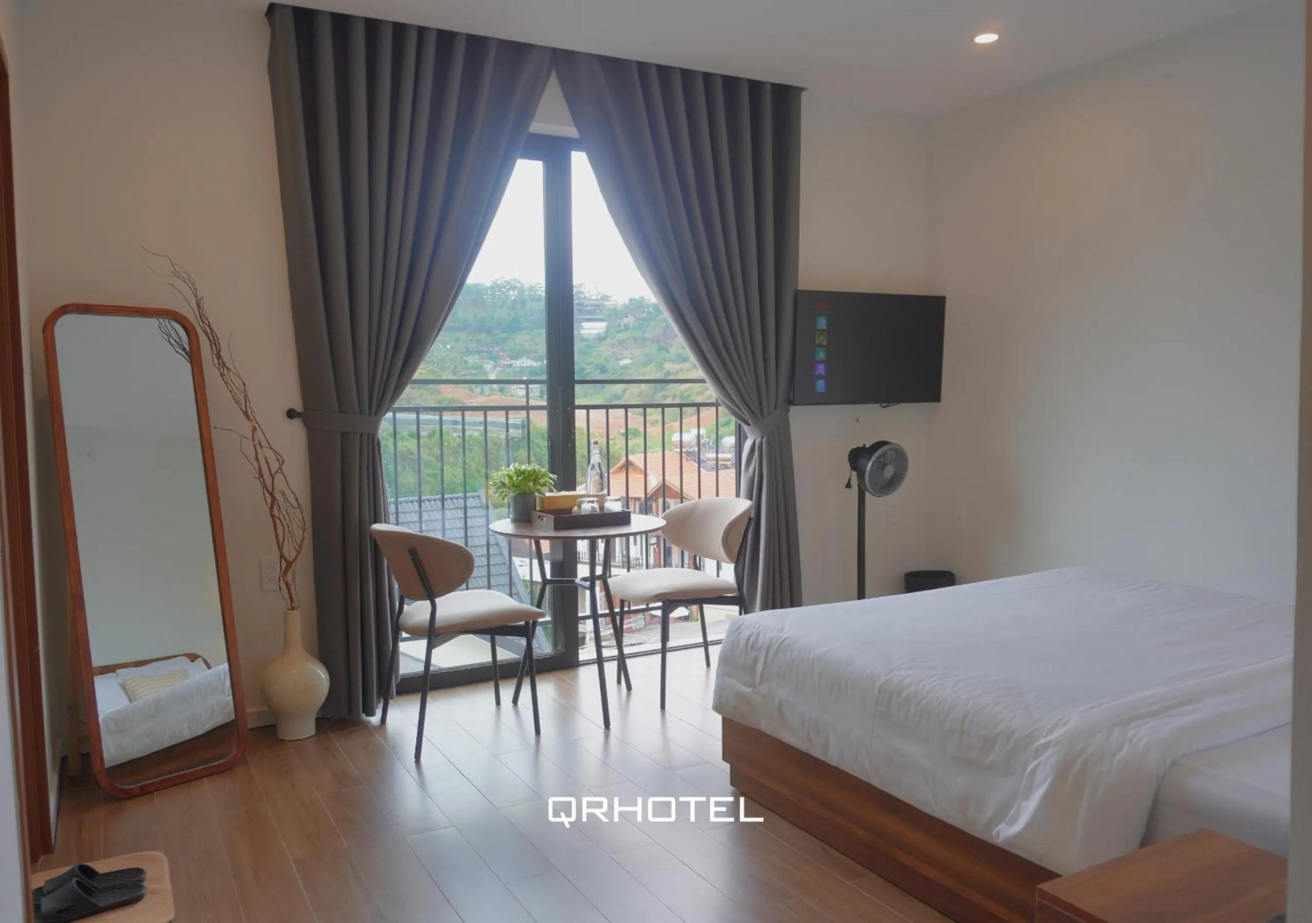 Bed in QR Hotel Dalat