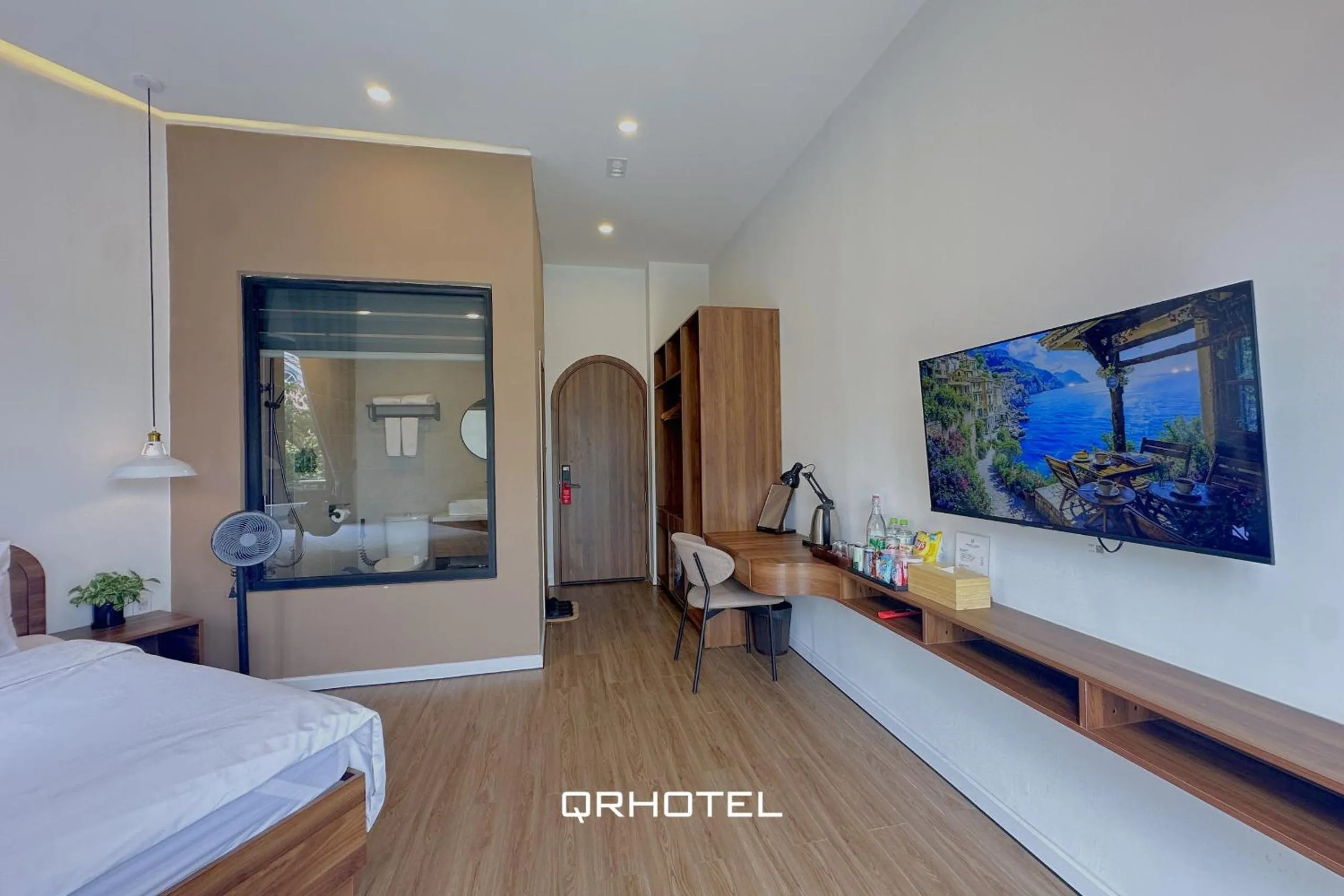 Bed in QR Hotel Dalat