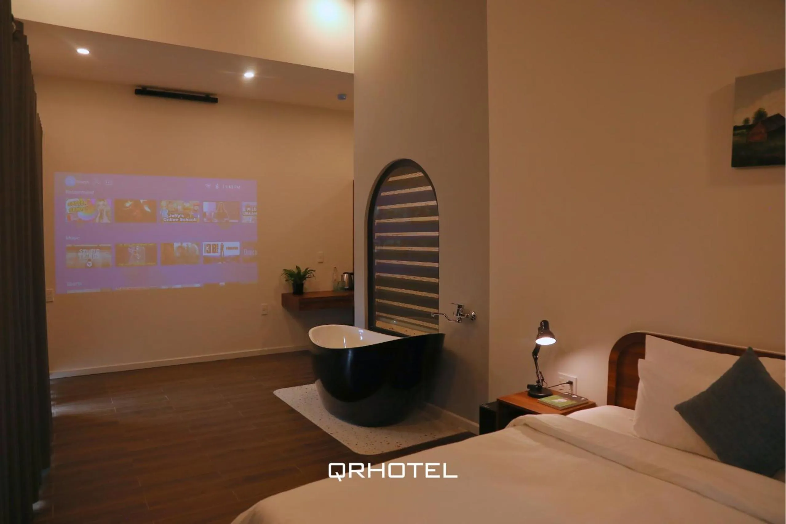 Bed in QR Hotel Dalat