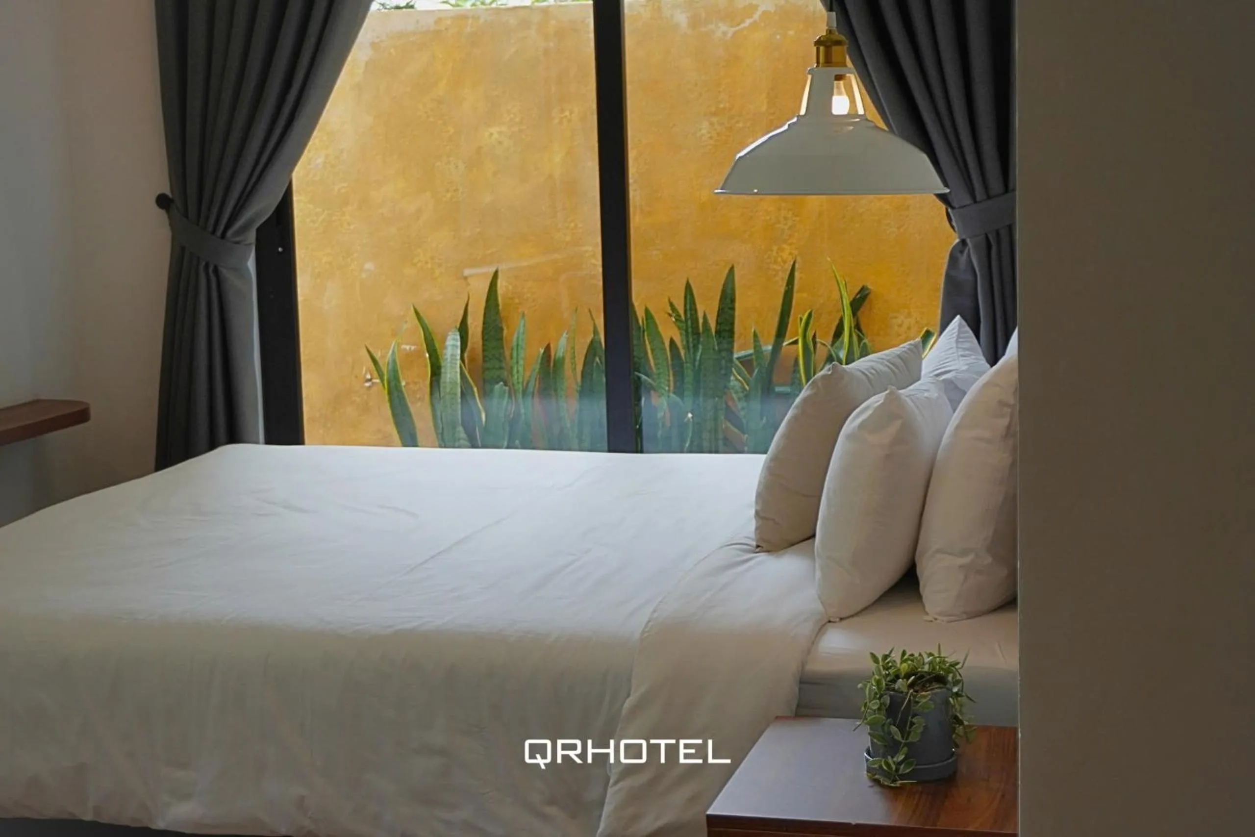 Bed in QR Hotel Dalat
