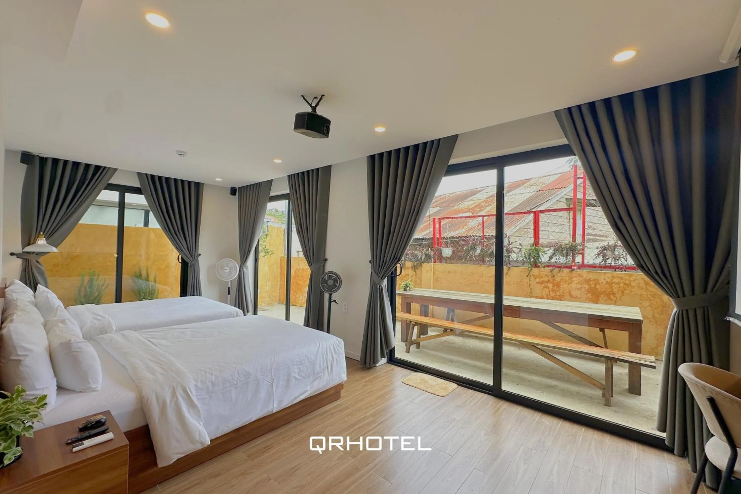 Bed in QR Hotel Dalat
