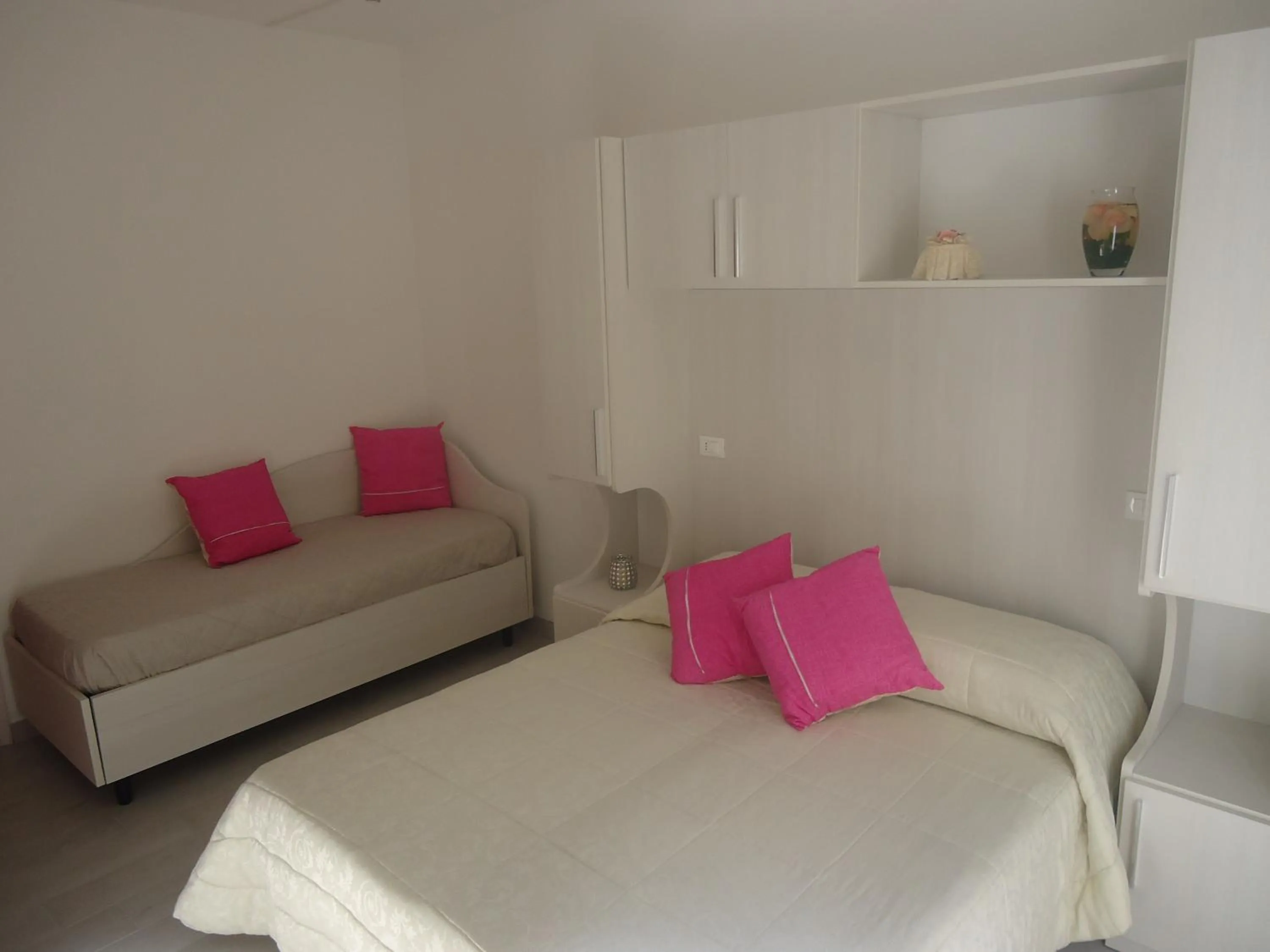 Bedroom, Bed in Hotel Mont Blanc