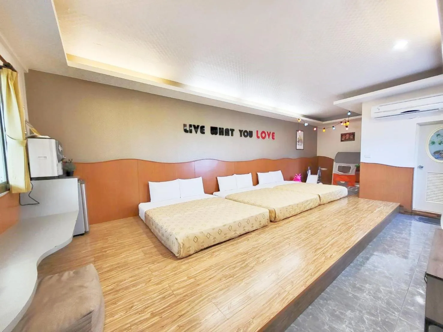 Bed in Xing Ji Bungalow