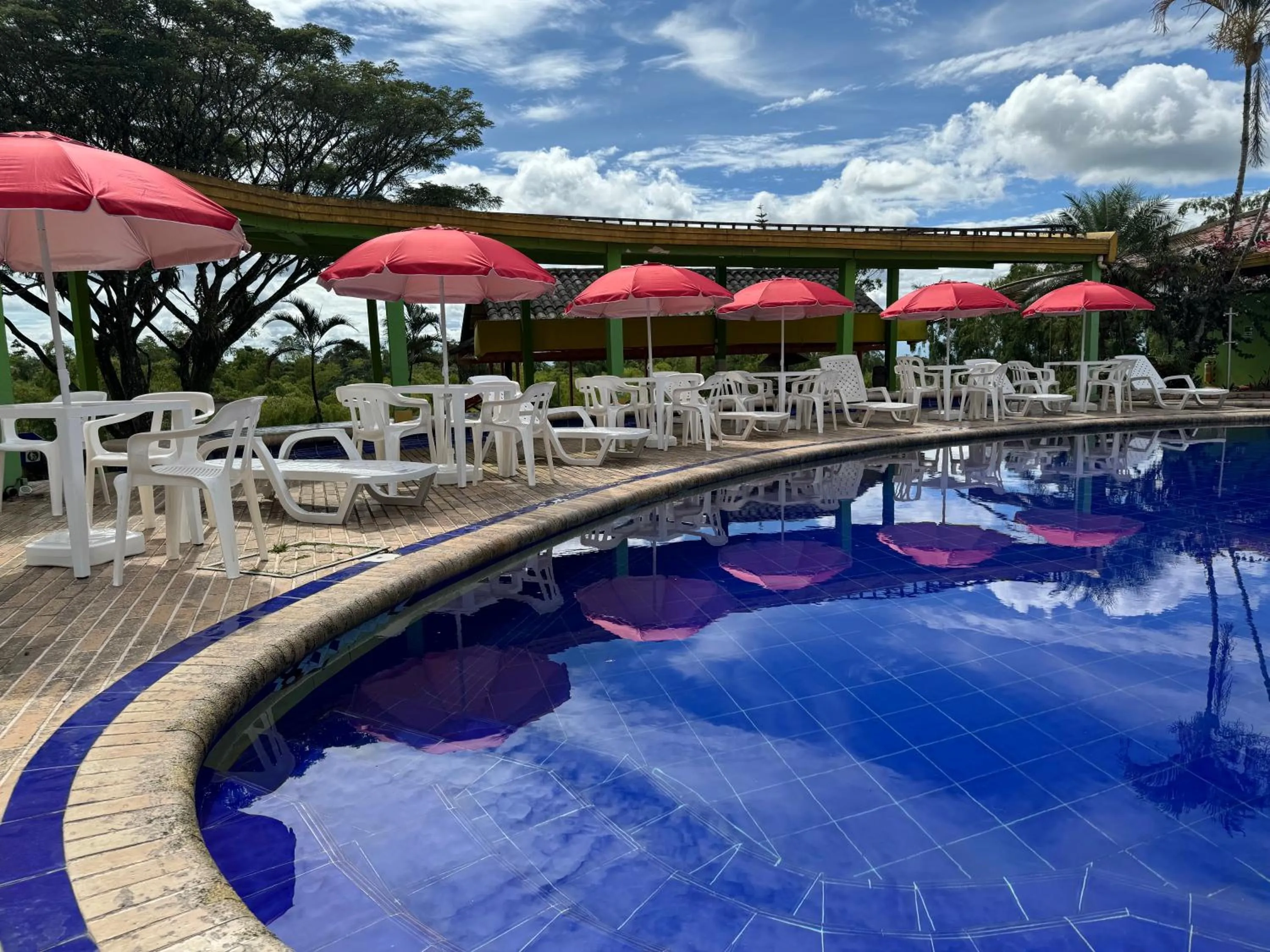 Swimming pool in Ecohotel La Casona Pereira