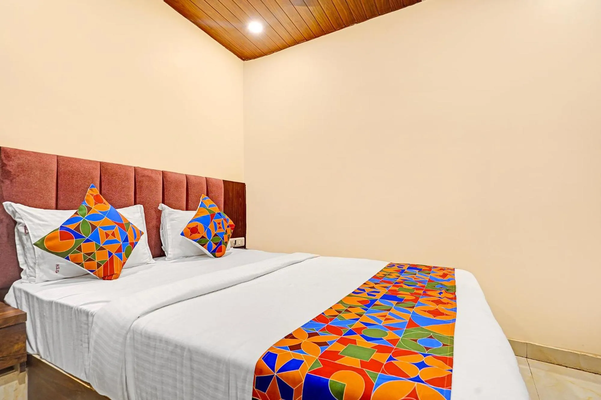 Bed in Via Surya Grand