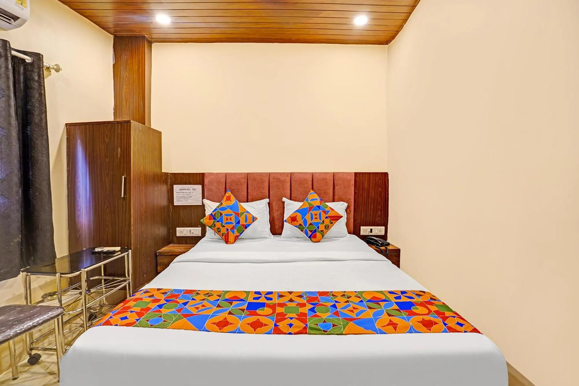 Bed in Via Surya Grand