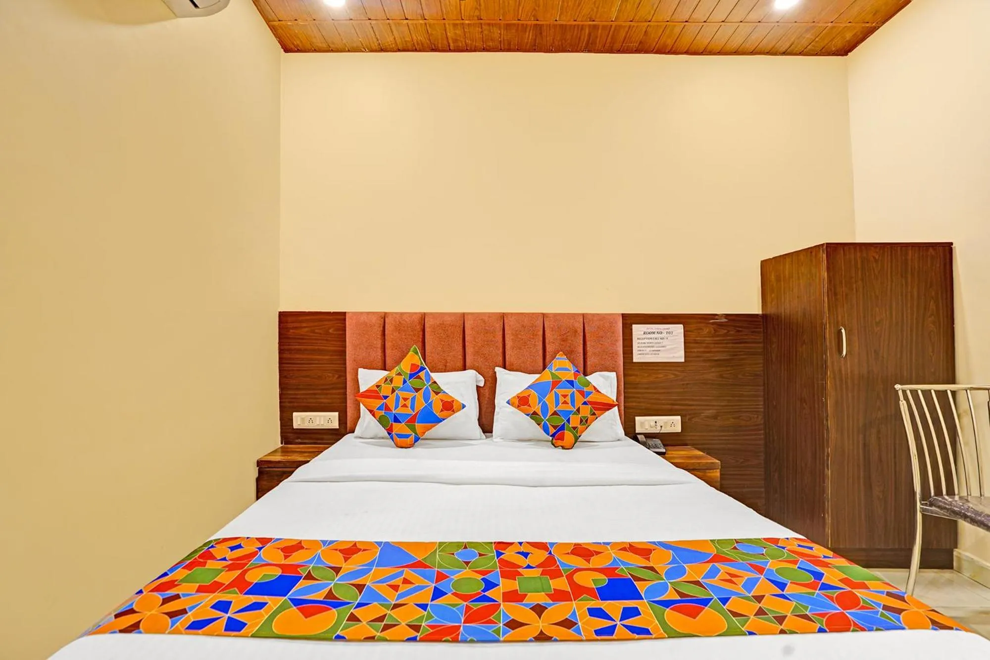 Bed in Via Surya Grand