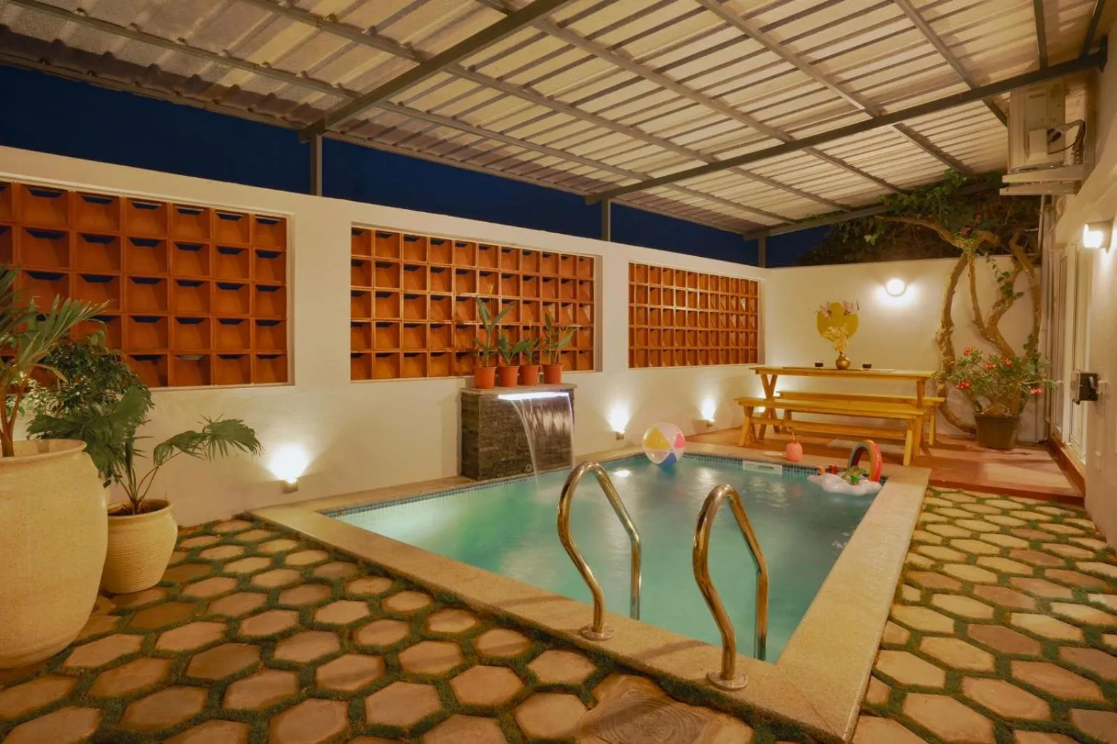 Swimming pool in Sea Gadabout Beach Villa