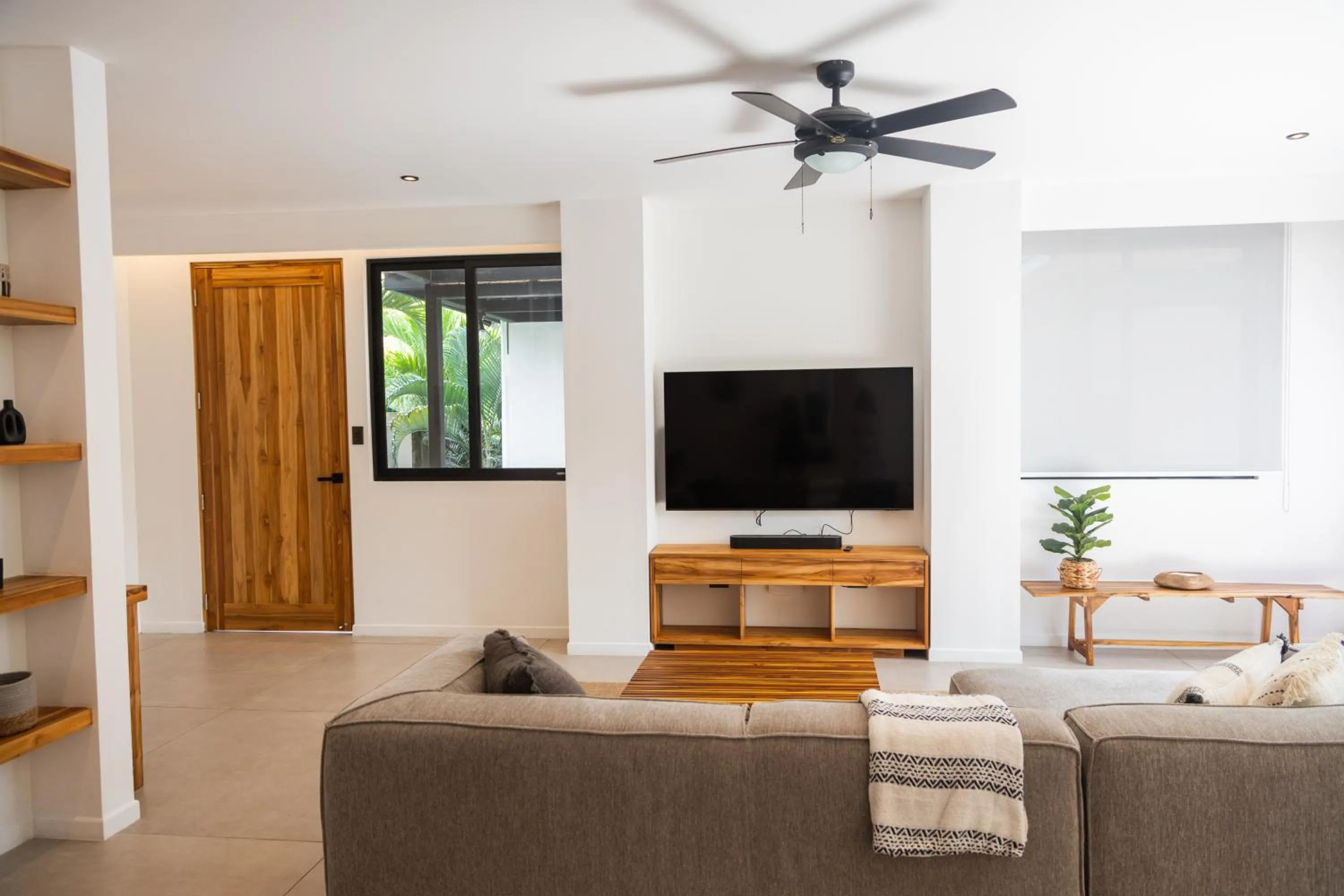 TV and multimedia in Casa Swell Boutique Hotel Santa Teresa