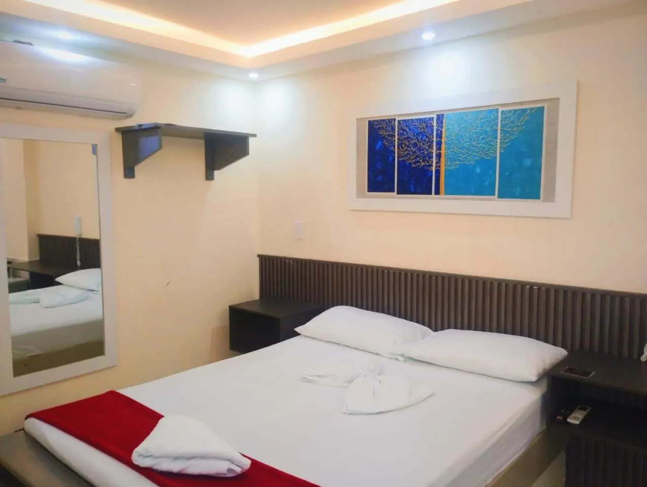 air conditioner, Bed in Hotel Magistral Suiter