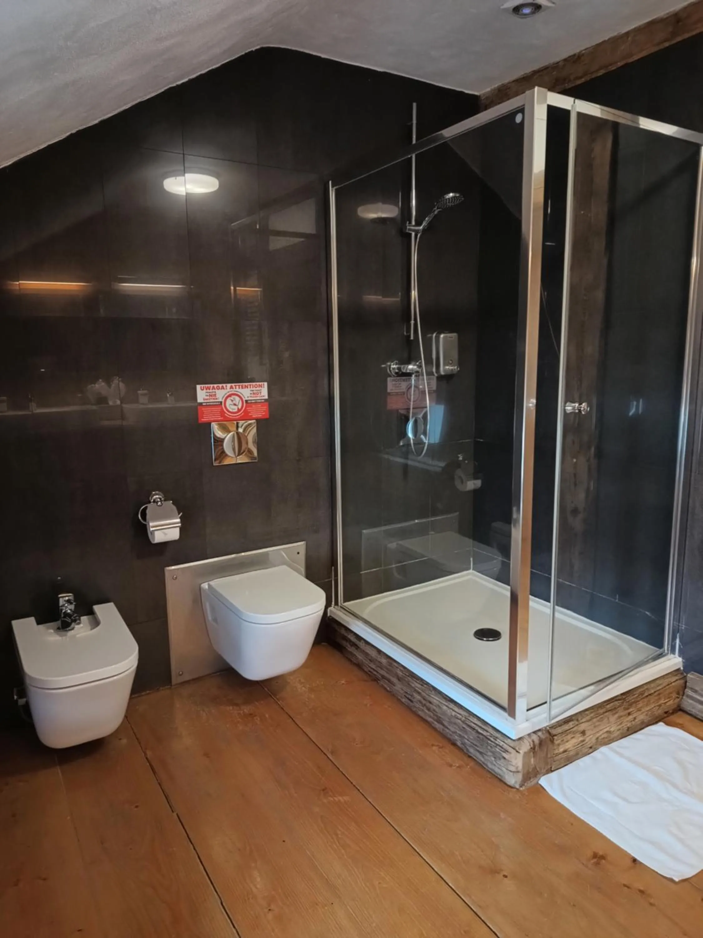 Shower in Zajazd Karczma Zagłoba