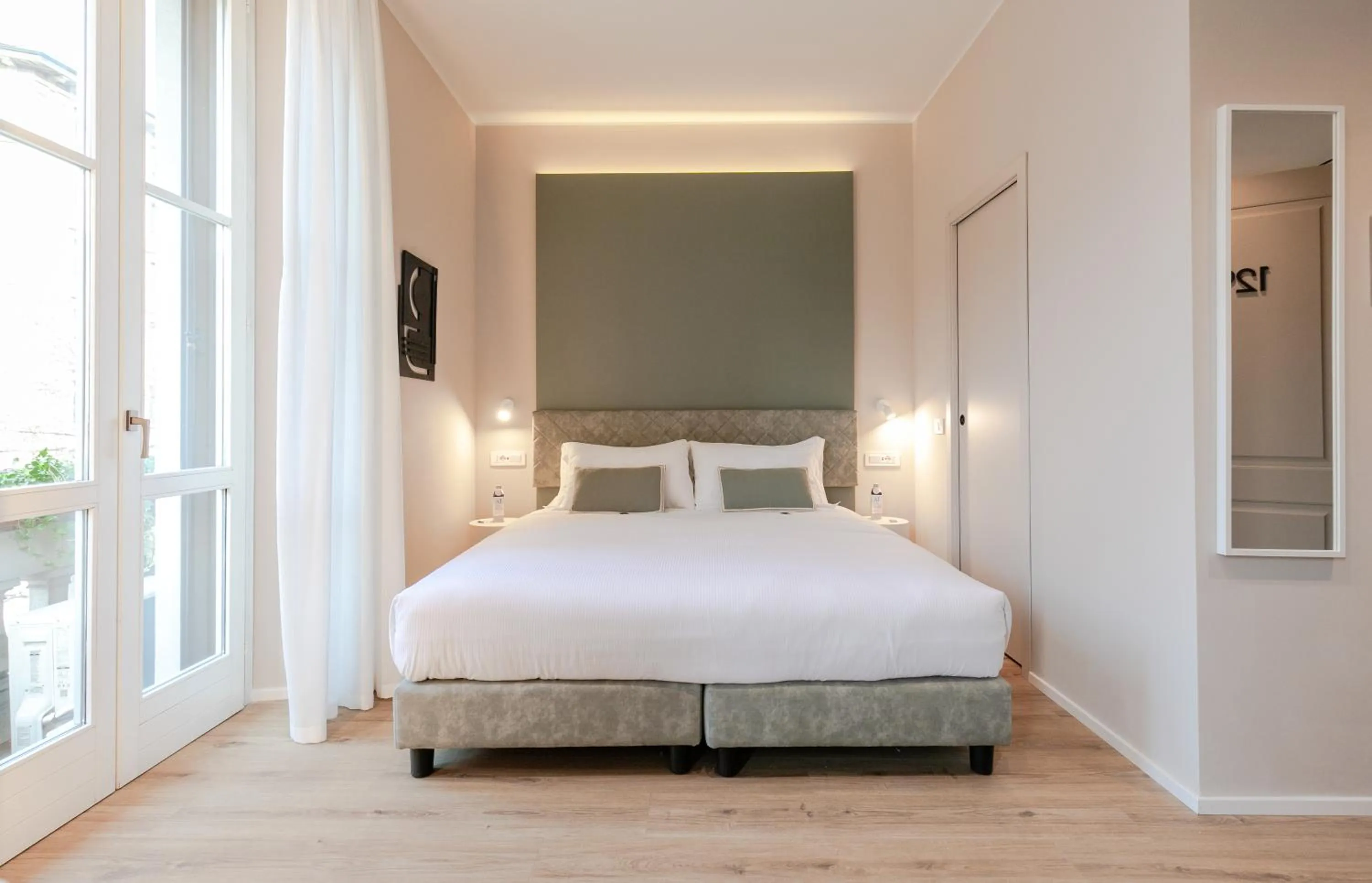 Bedroom, Bed in Aiello Hotels - Isola Design District