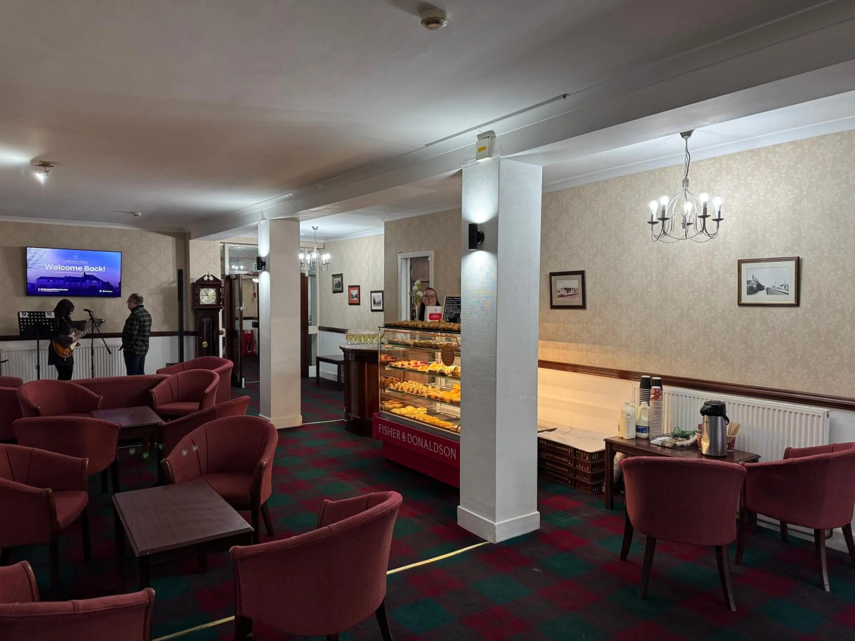 Communal lounge/ TV room in Lomond Hills Hotel & Health Club