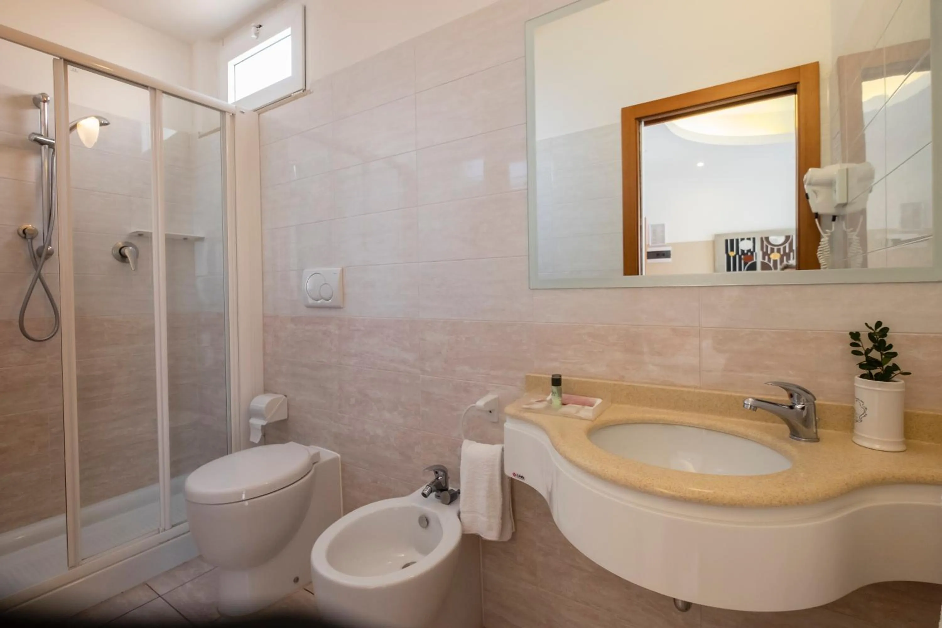 Shower in Hotel Stella D'Oro