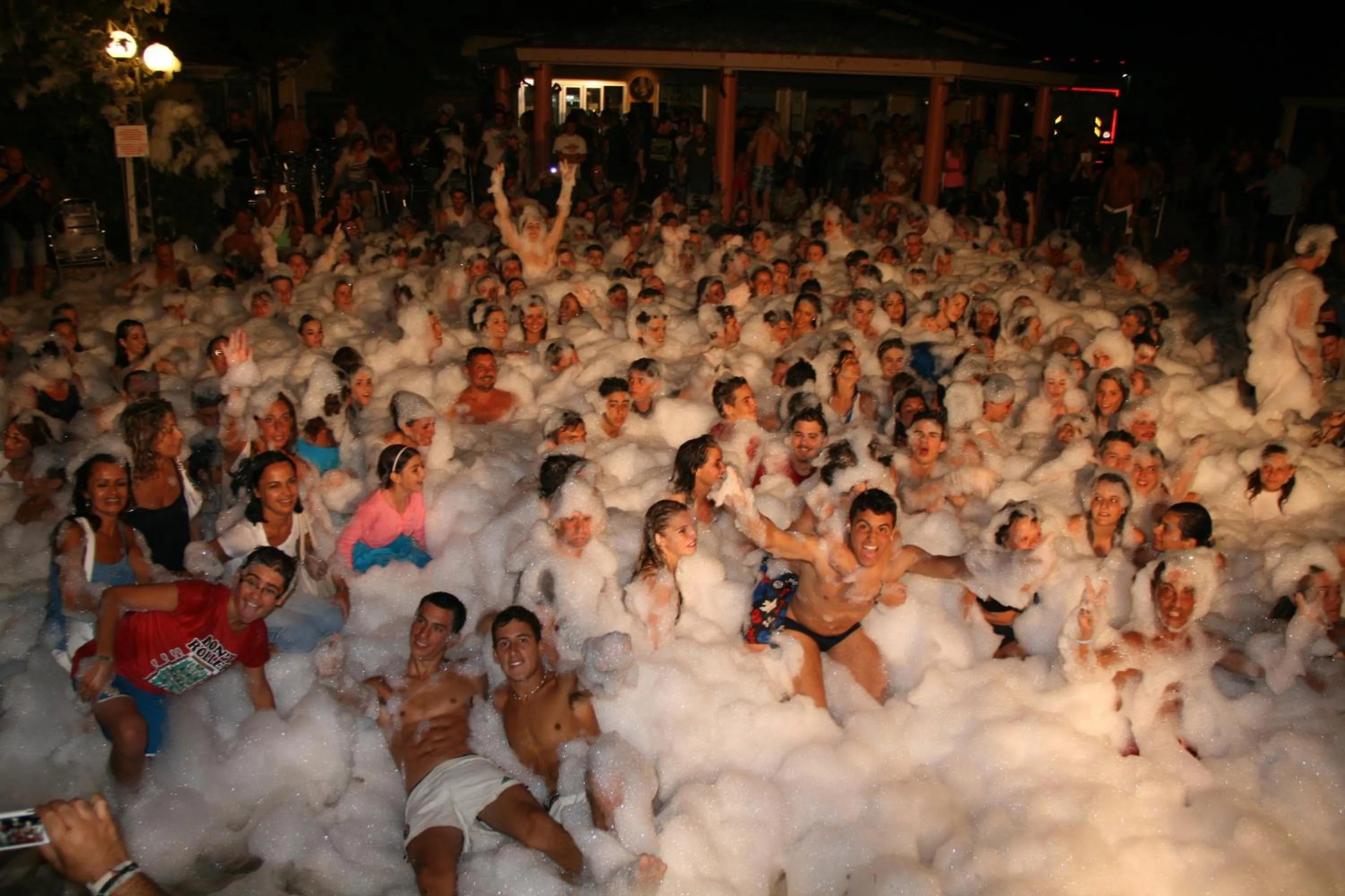 Evening entertainment in Le Esperidi Camping Ecoresort