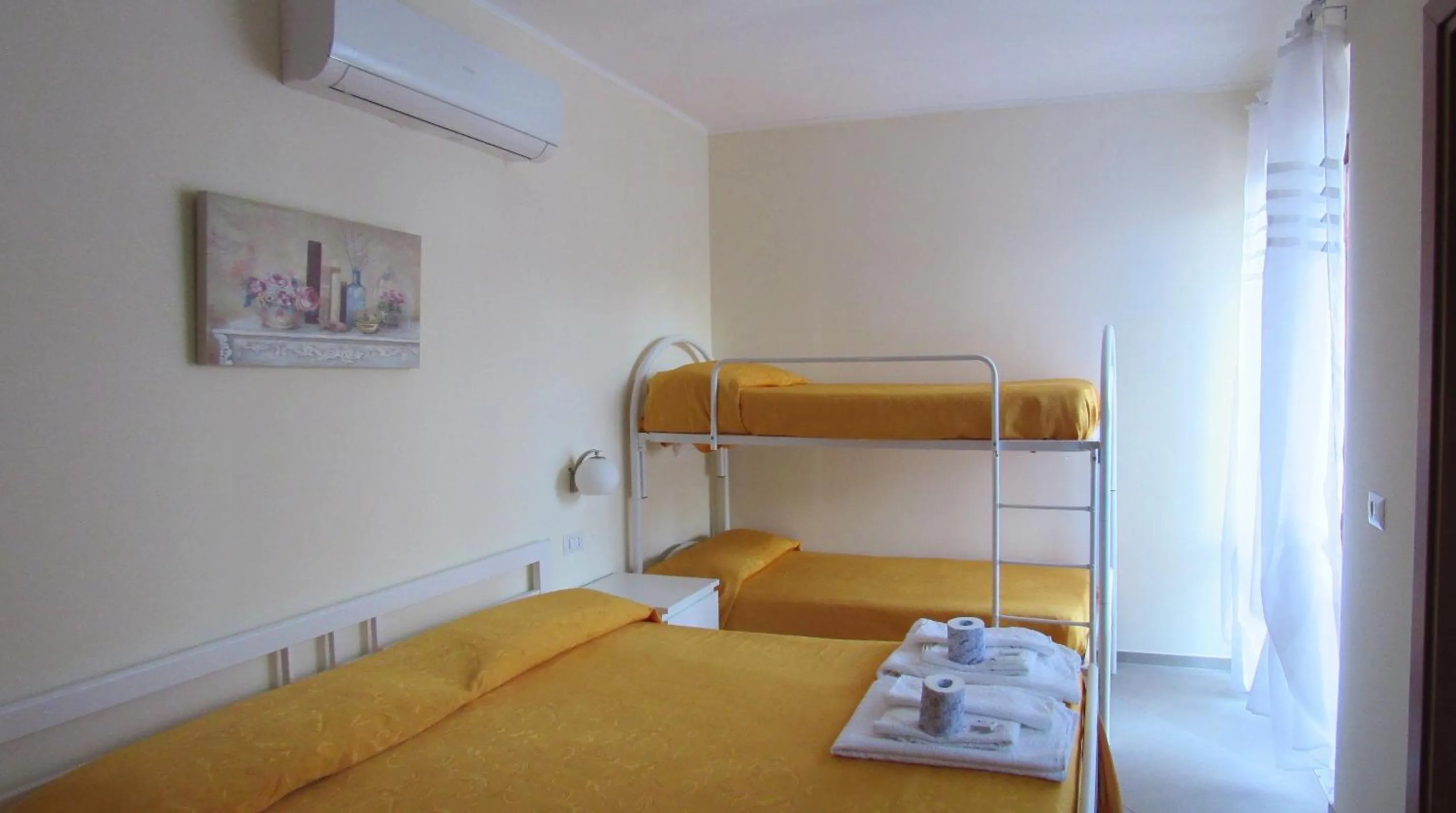 Photo of the whole room in Hotel Santa Rosalia