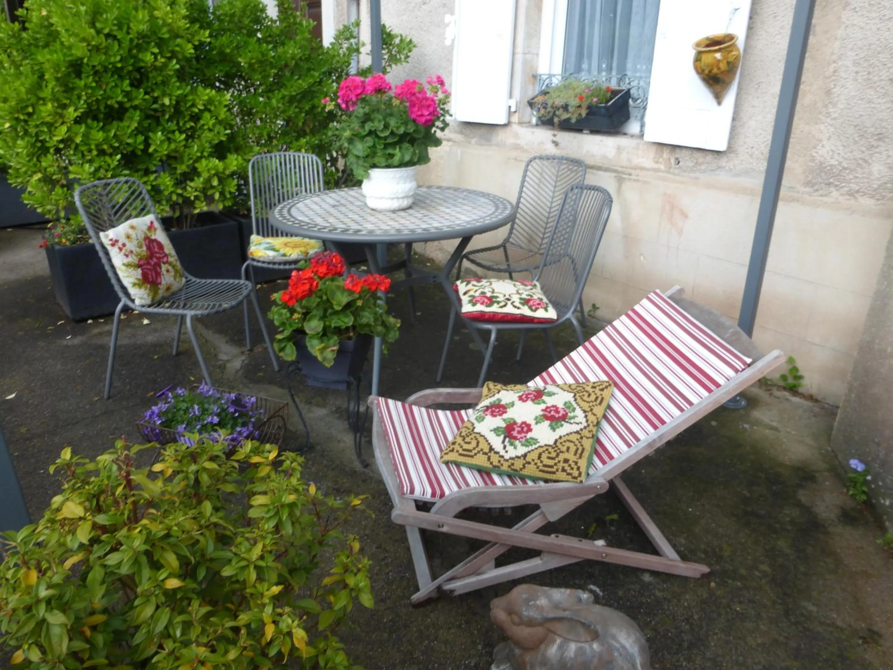 Balcony/Terrace in Chambre d'Hôtes Le Tilleul de Canac PARKING privé GRATUIT Petits déjeuners COMPRIS