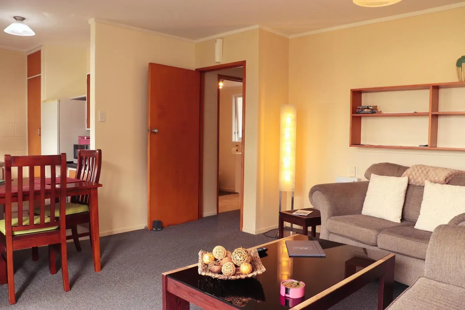 One Bedroom Ground Floor Apartment - Queen Bed in Al Louise Accommodation One Bedroom Ground Floor Apartment - Queen Bed in Al Louise Accommodation