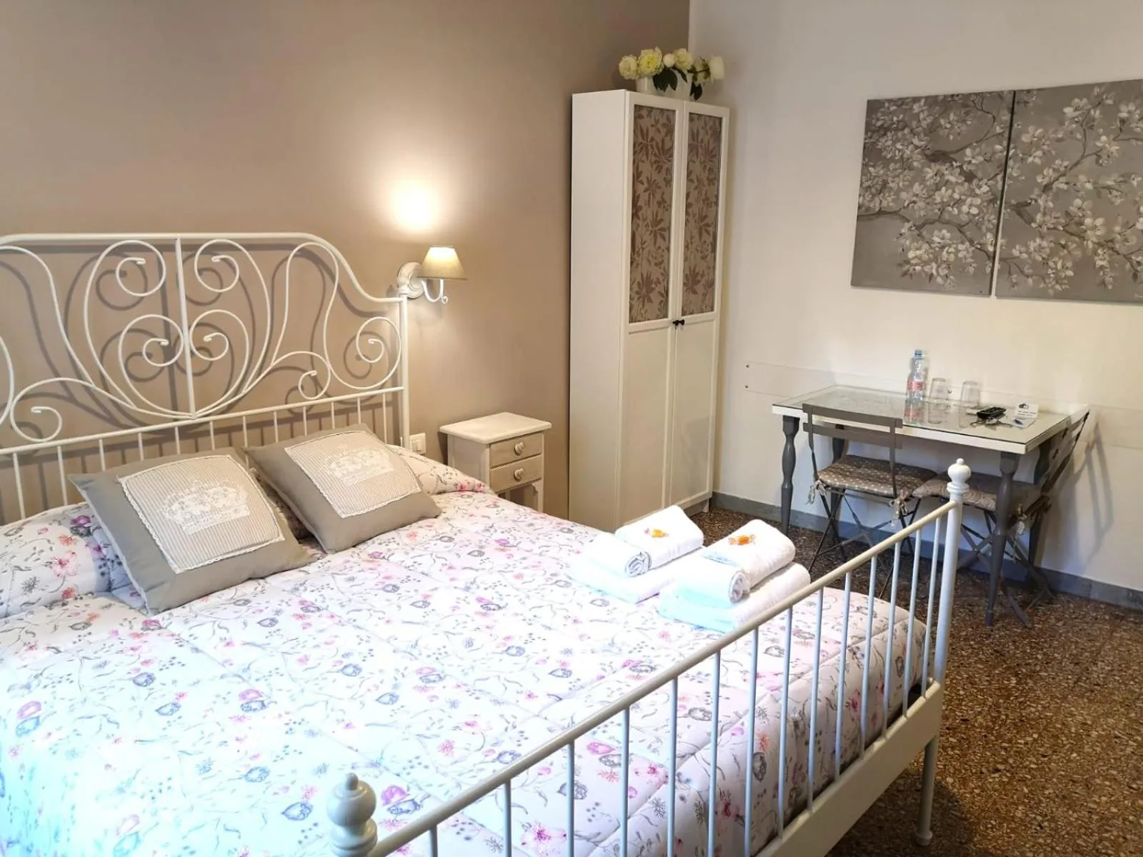 Bathroom, Bed in La Chiave di Roma