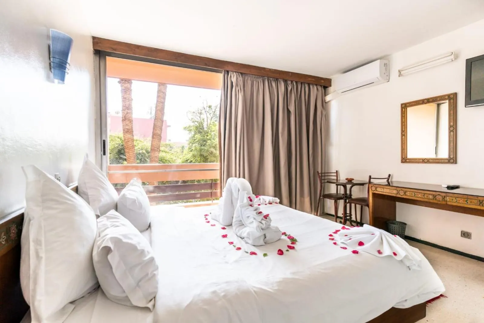 Bed in Hotel Le Grand Imilchil