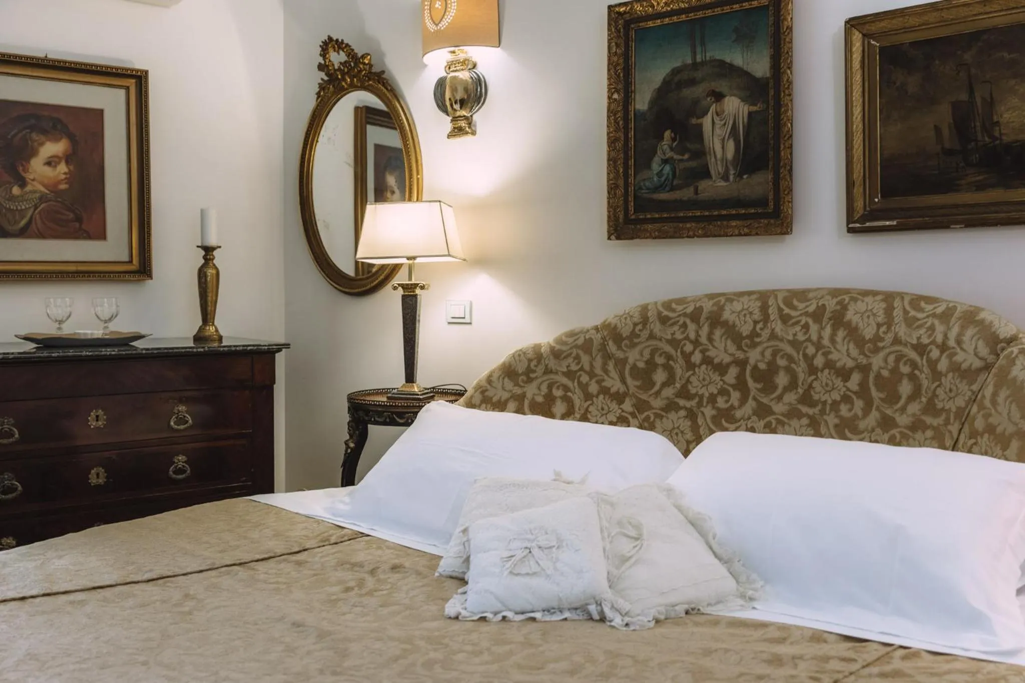 Bed in B&B Triskéles