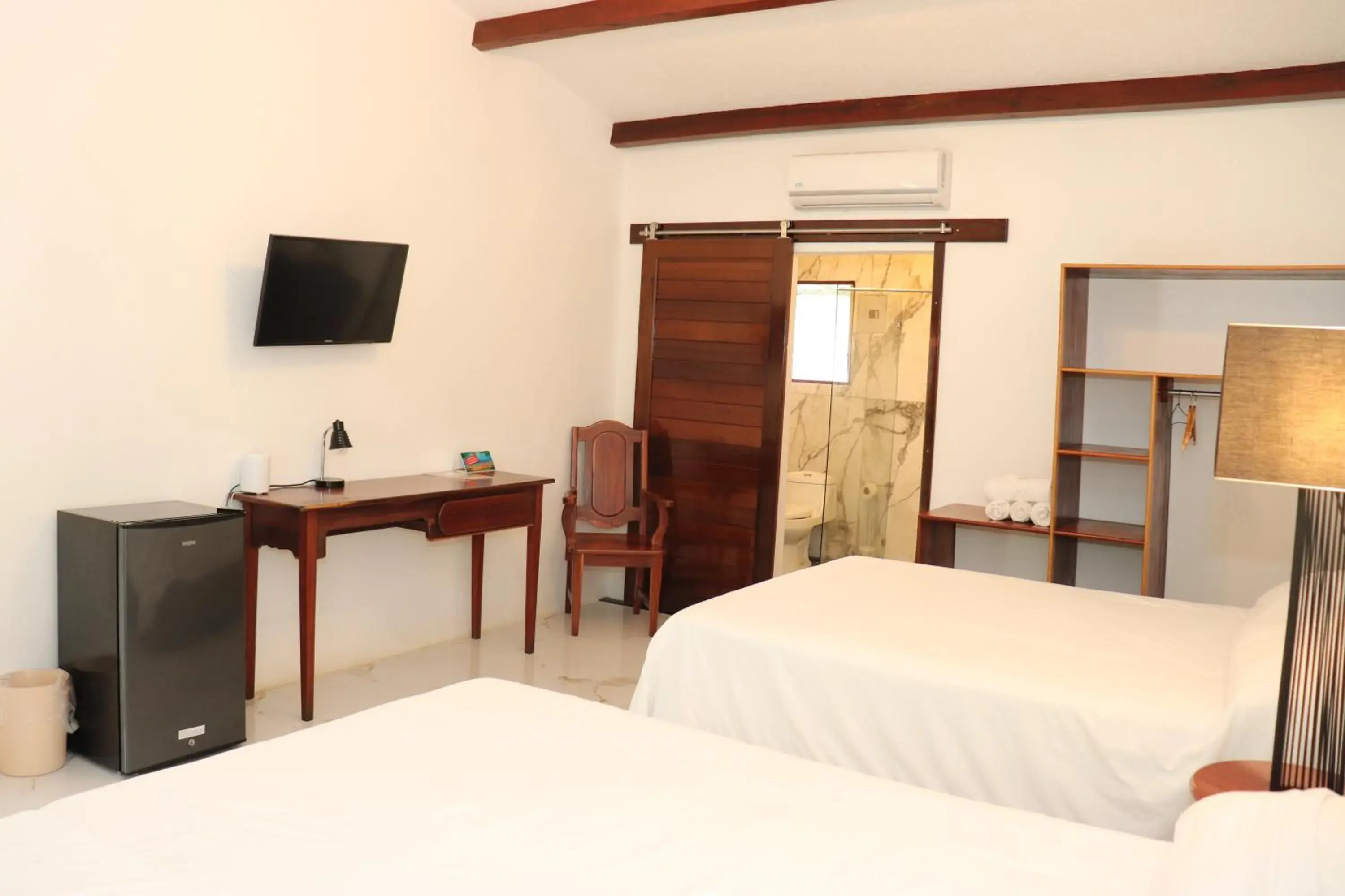 Quadruple Room in Hotel Samoa del Sur Quadruple Room in Hotel Samoa del Sur