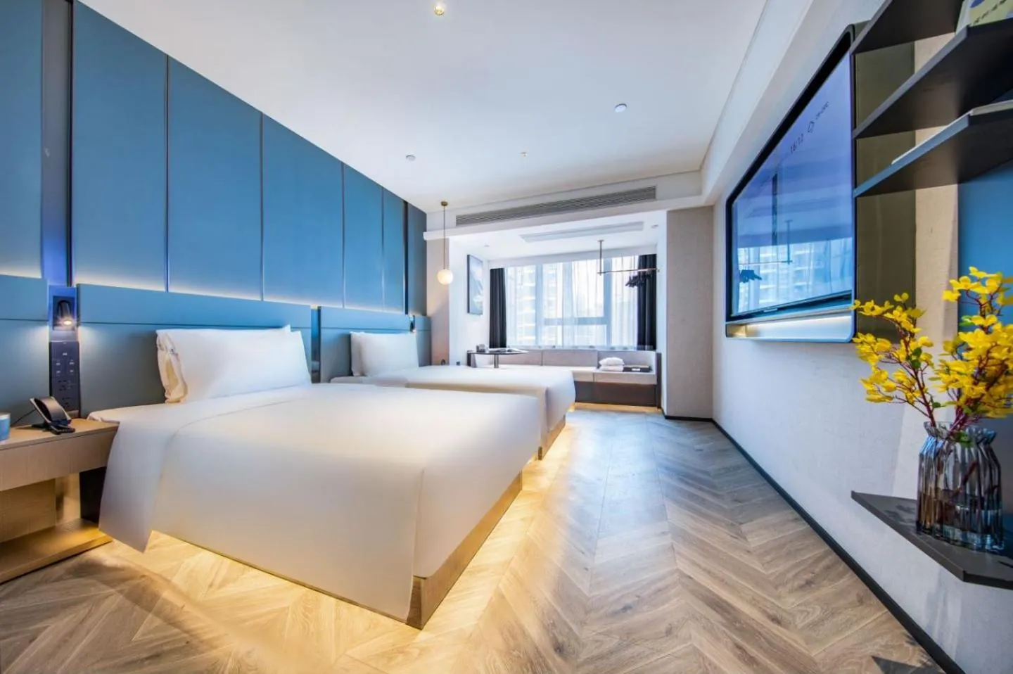 Photo of the whole room, Bed in Atour Hotel Wuhan Wuchang Zhongnan Road