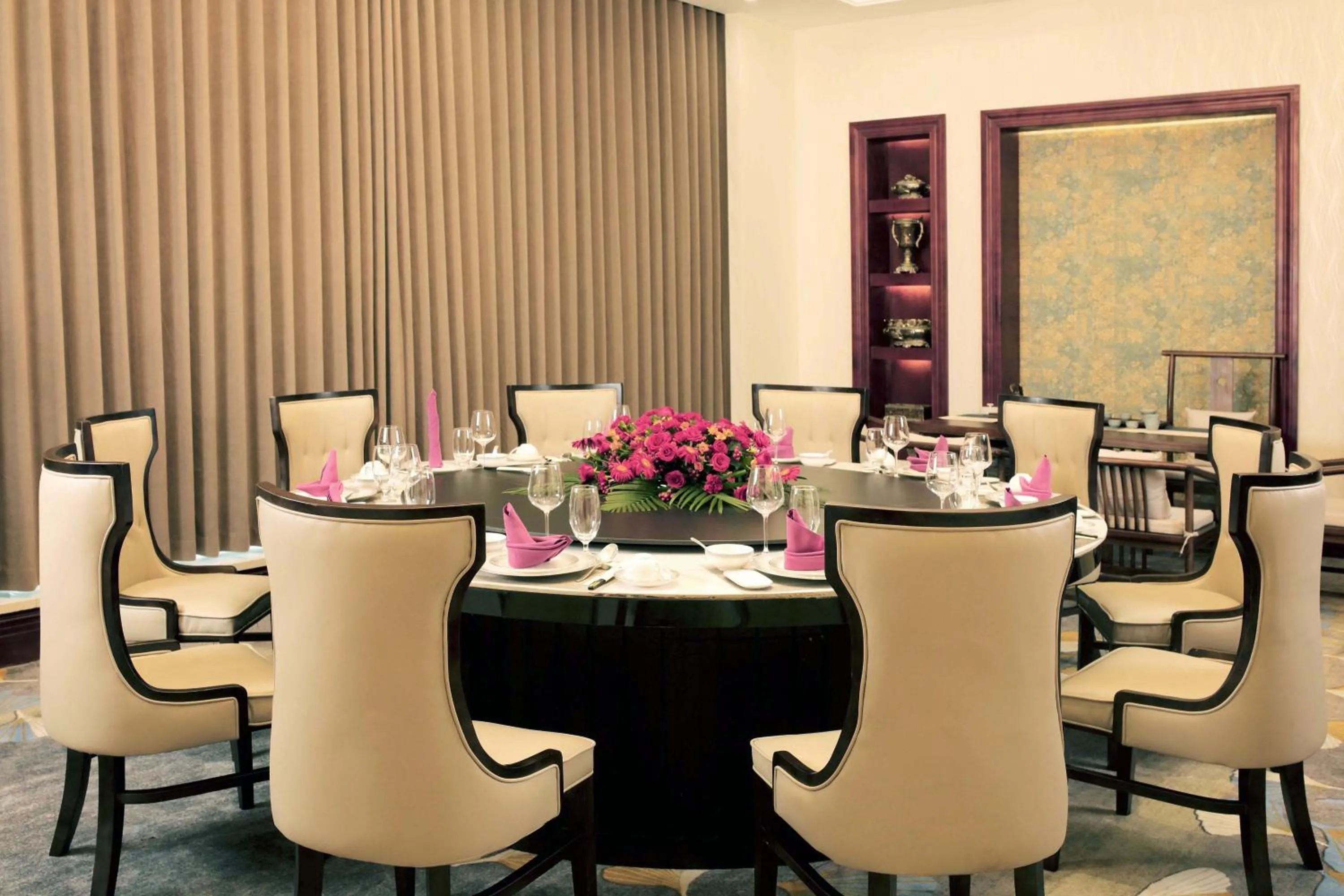 Restaurant/places to eat in Meilun Hotel Shanghai Hongqiao Hub