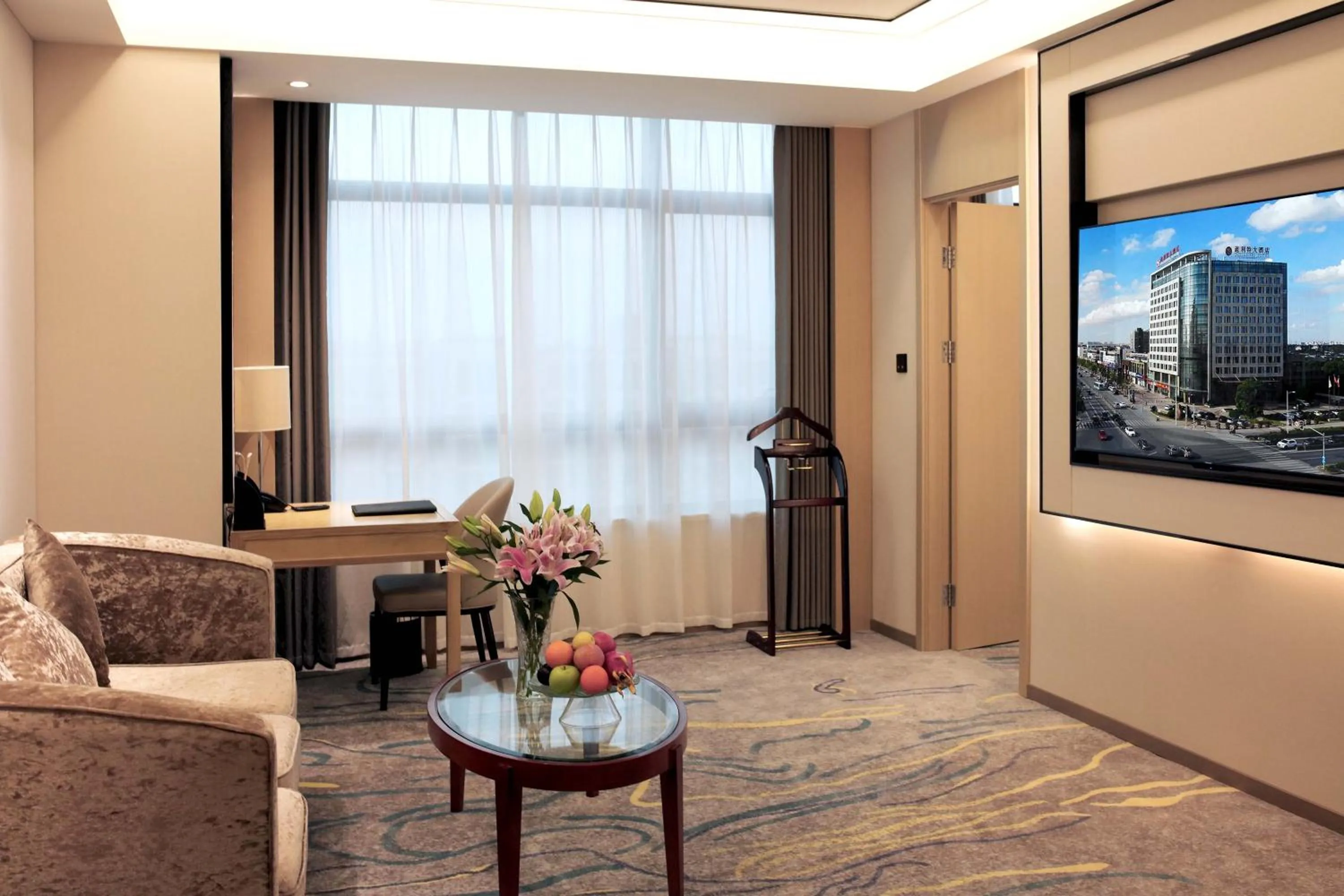 TV and multimedia in Meilun Hotel Shanghai Hongqiao Hub