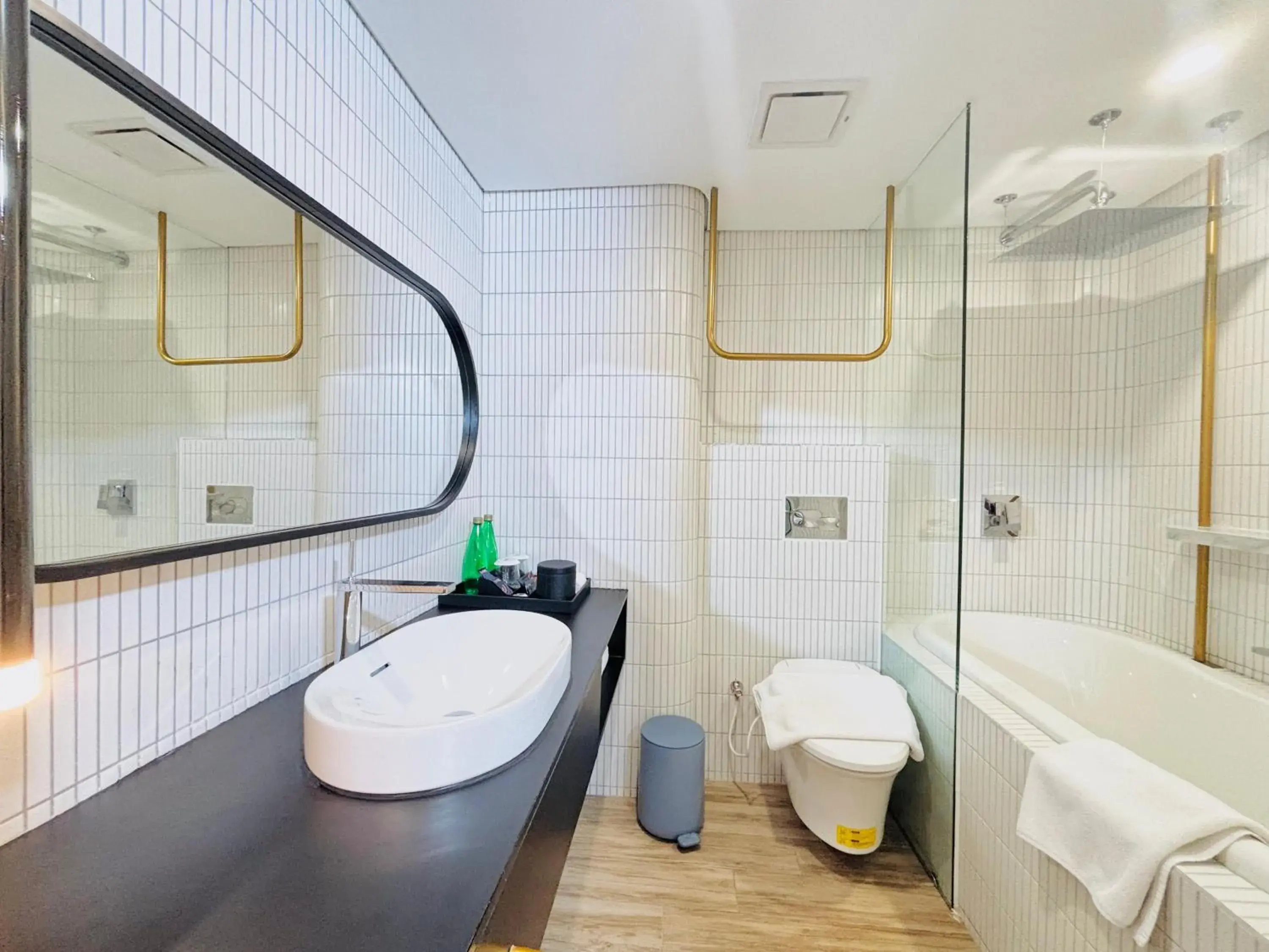 King Suite in EXCOTEL Design Hotel Surabaya King Suite in EXCOTEL Design Hotel Surabaya