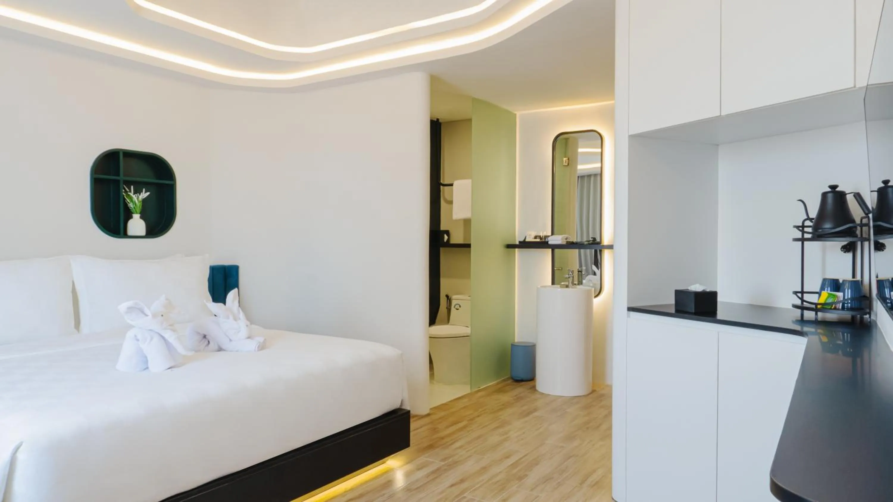 Bedroom, Bed in EXCOTEL Design Hotel Surabaya