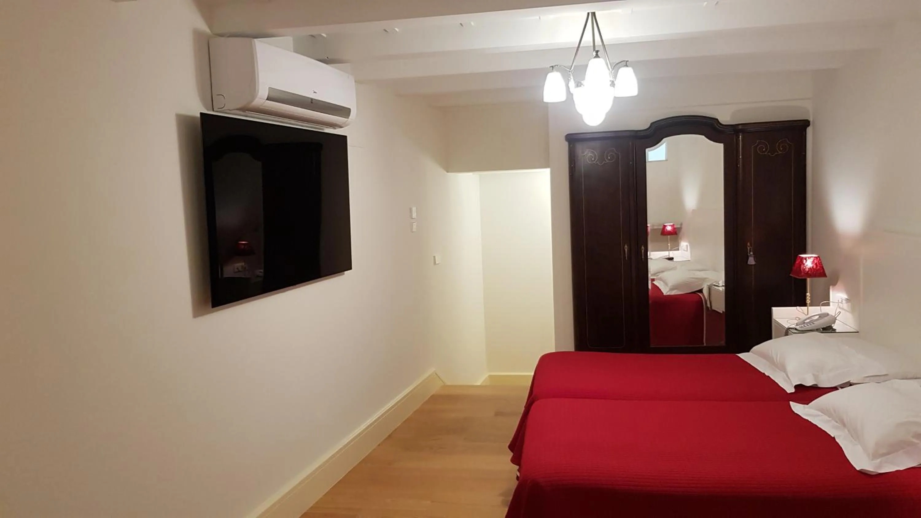 Photo of the whole room, Bed in Hotel Monumento Pazo de Orbán