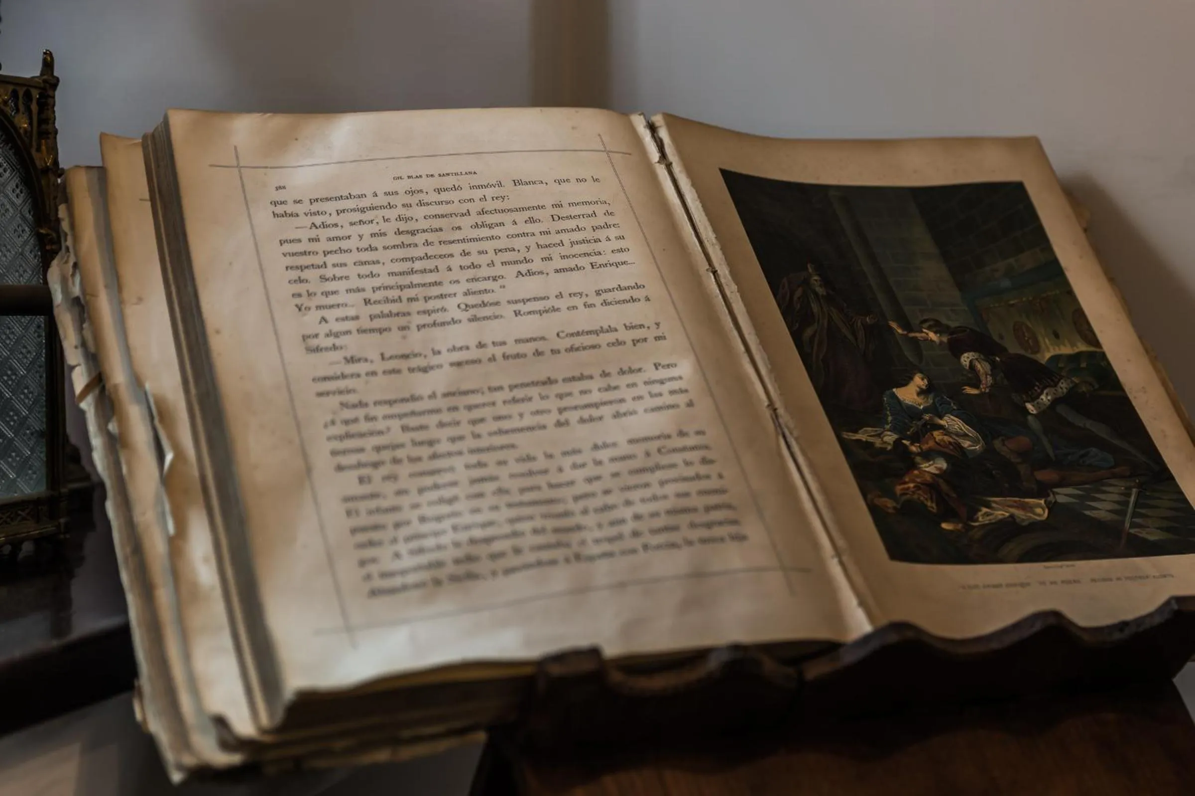 Decorative detail in Hotel Monumento Pazo de Orbán