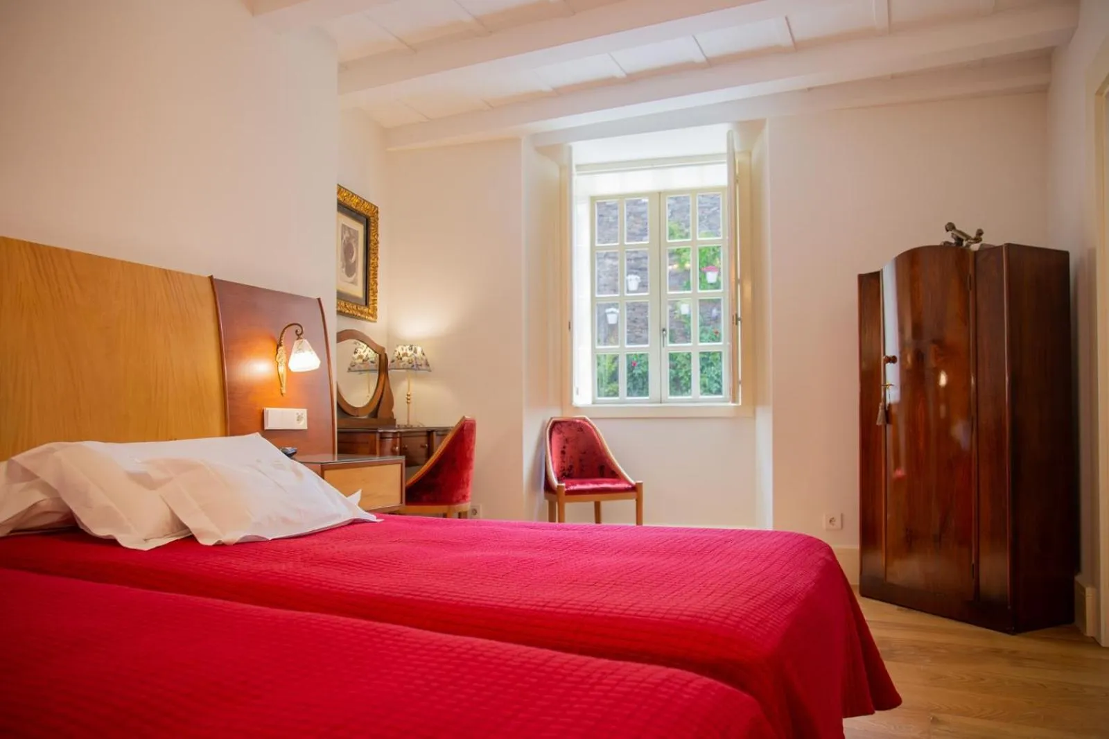 Bedroom, Bed in Hotel Monumento Pazo de Orbán