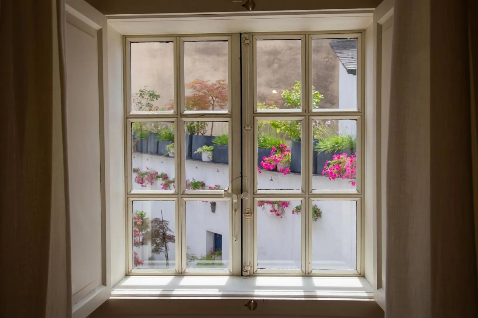 Garden in Hotel Monumento Pazo de Orbán