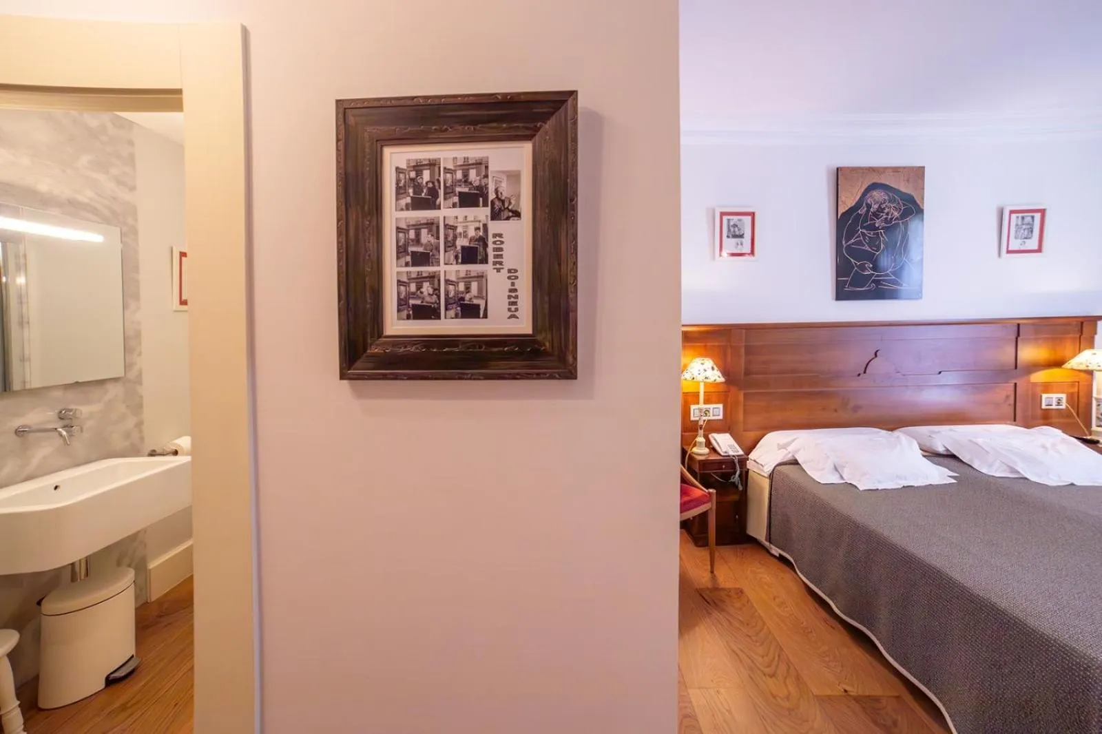 Bedroom, Bed in Hotel Monumento Pazo de Orbán