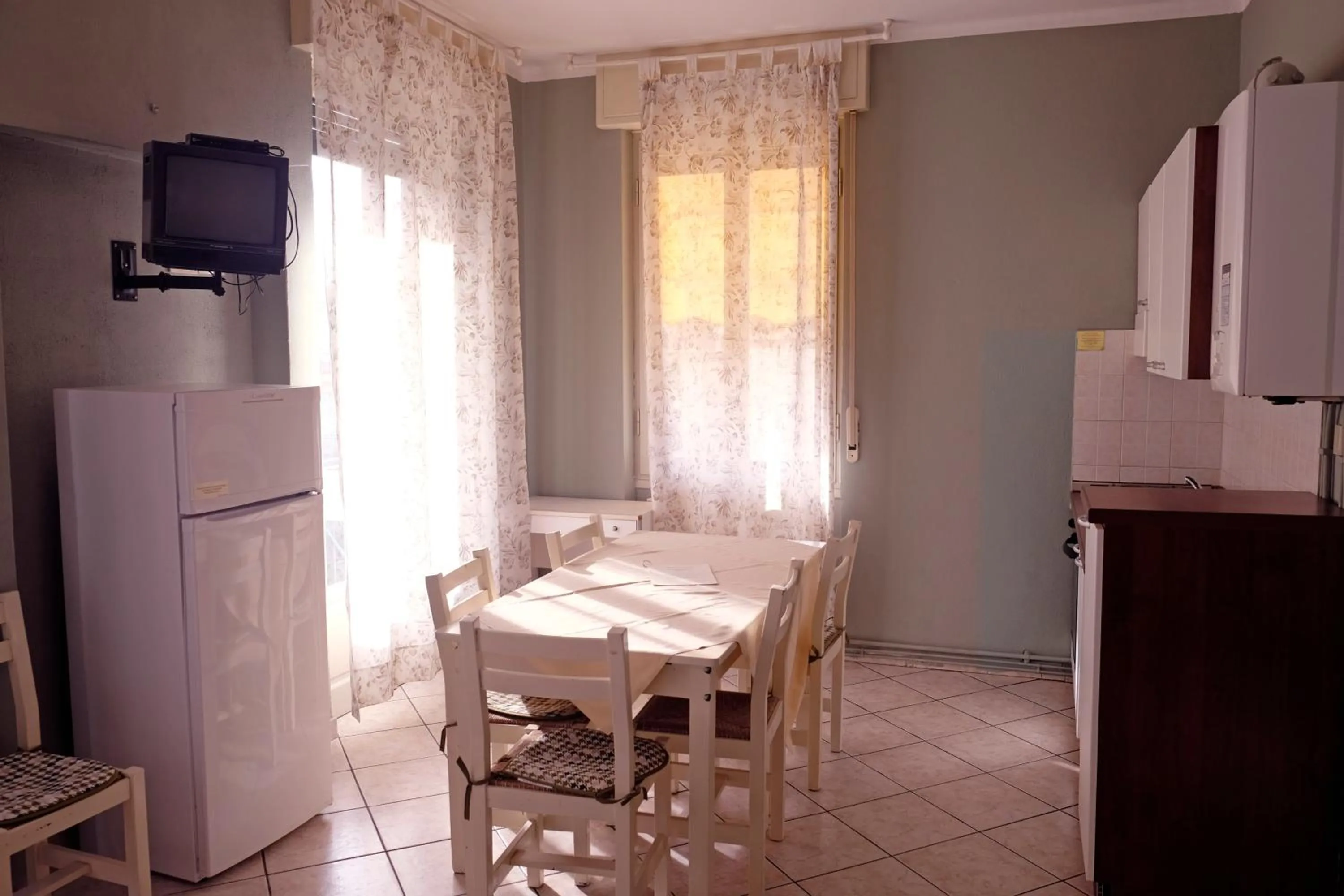 Day in Residence Perla