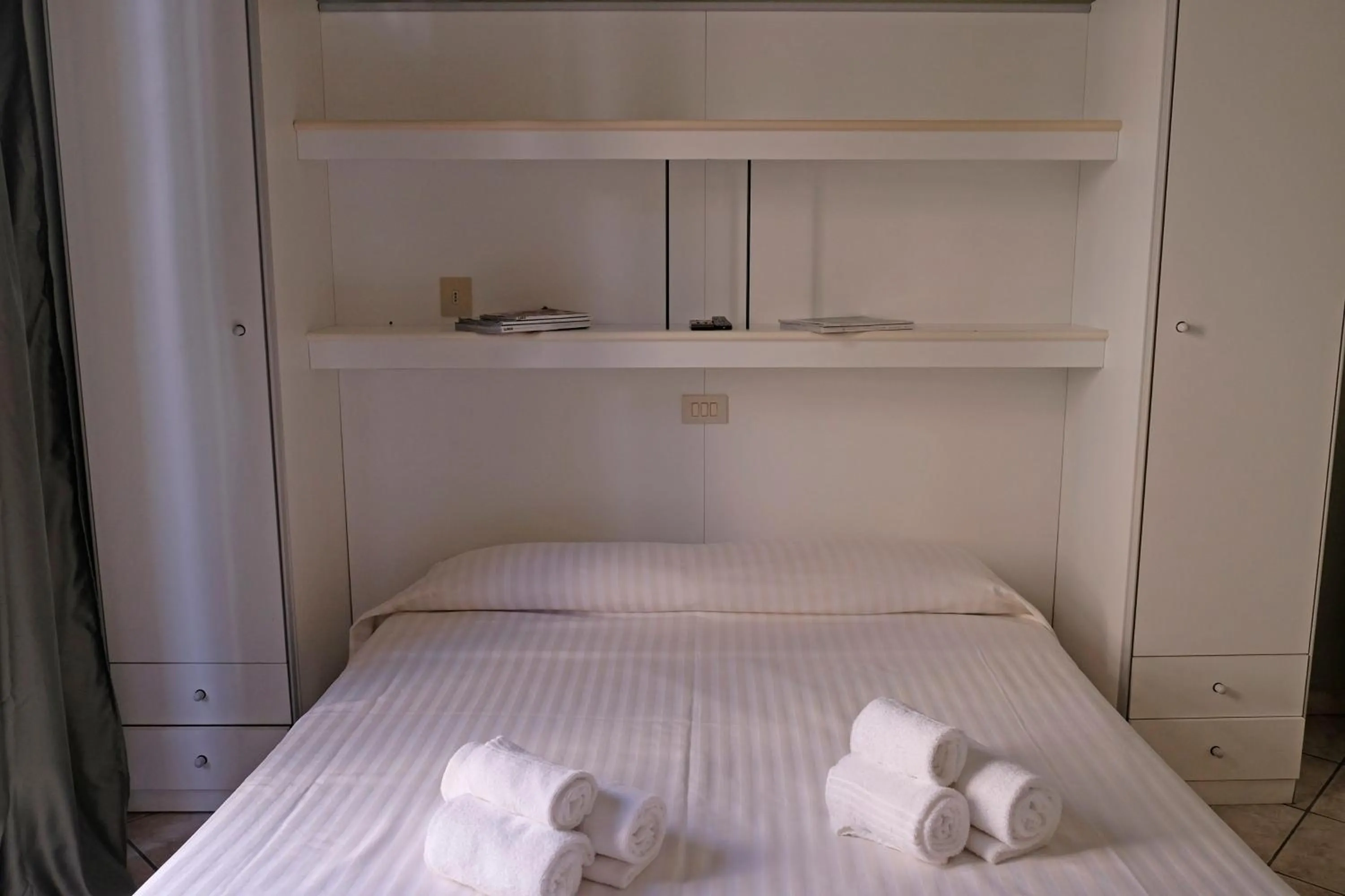 Bed in Residence Perla