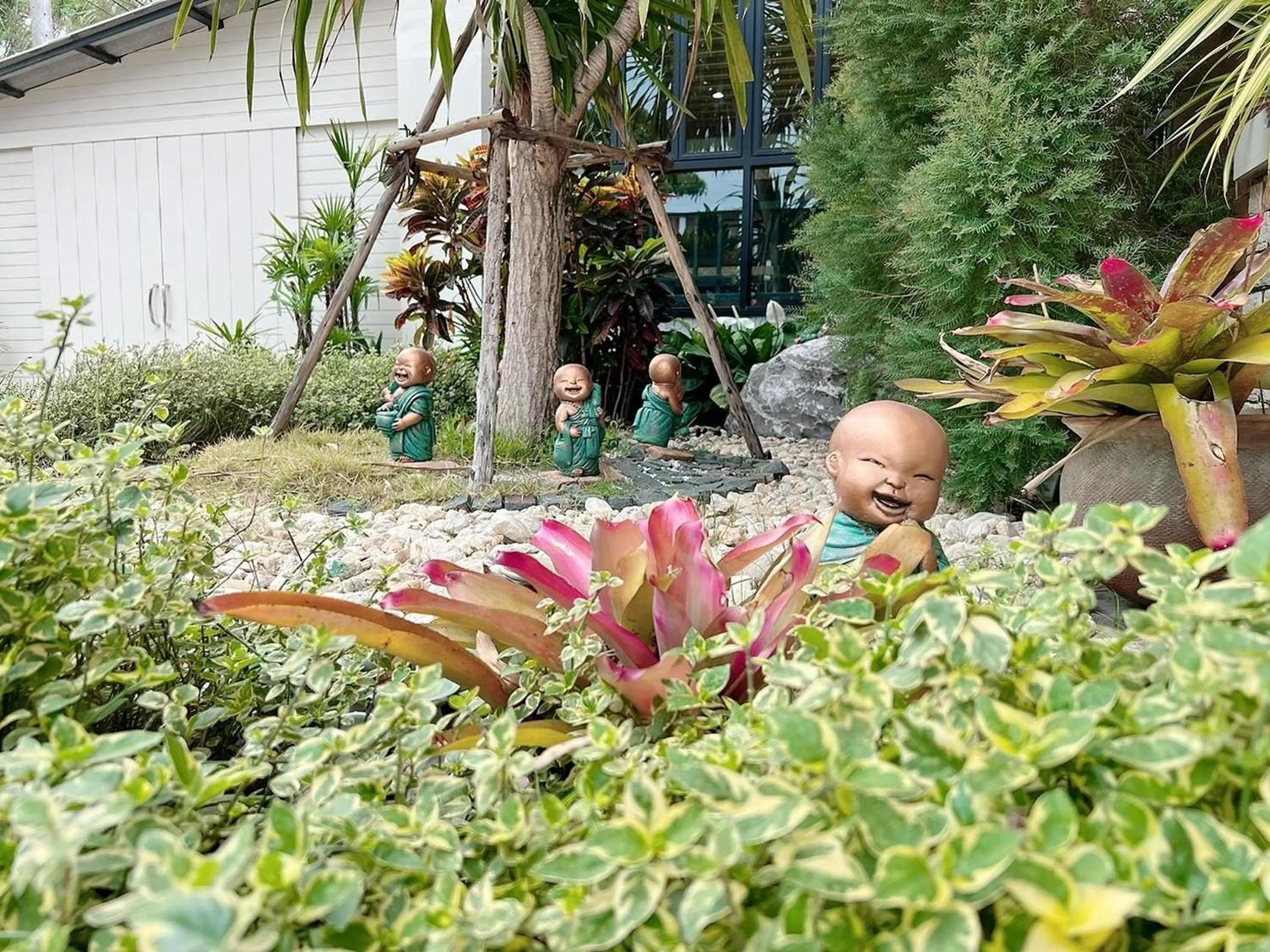 Decorative detail in Kokhaburi Hotel