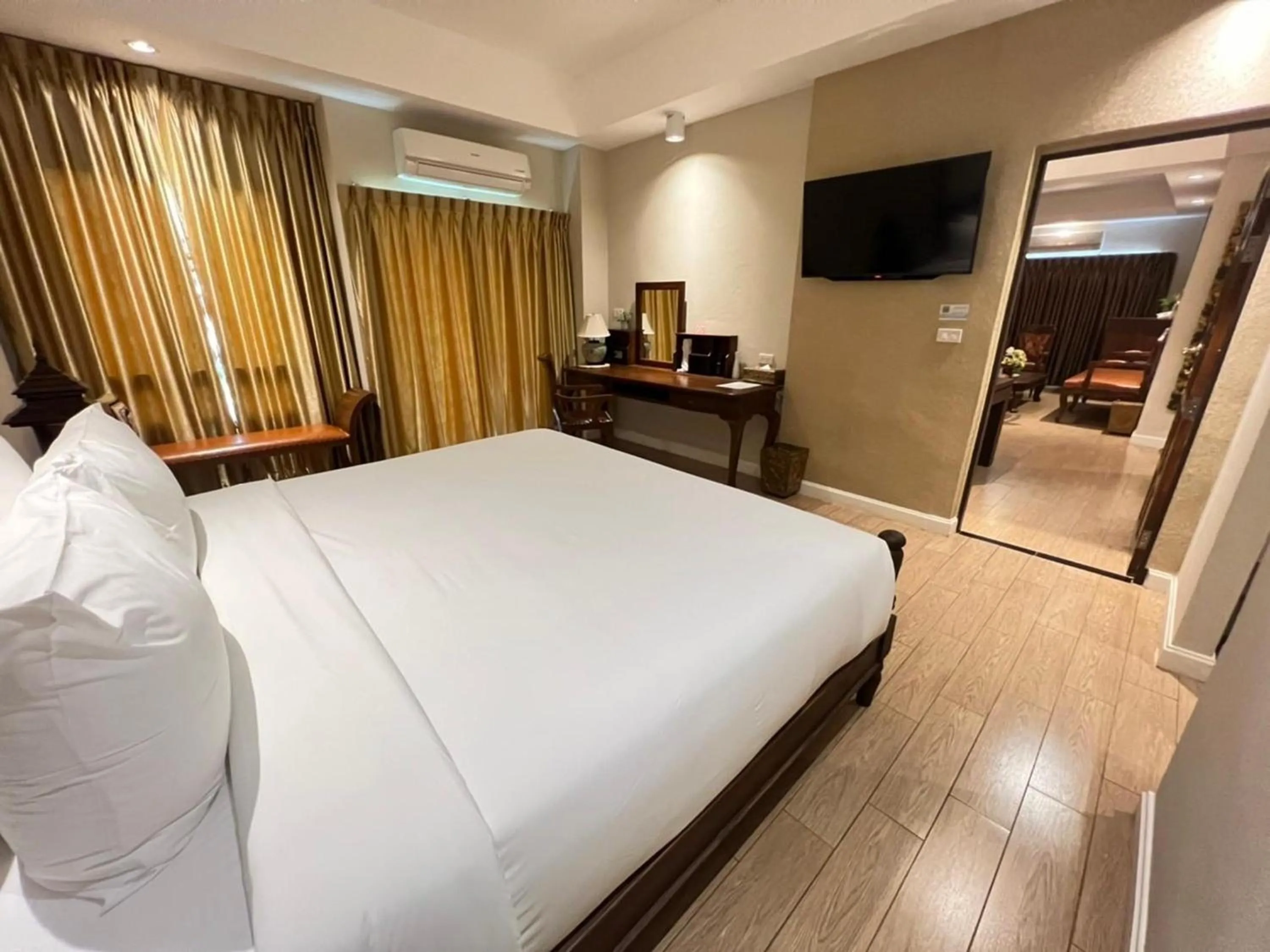 Bed in Kokhaburi Hotel