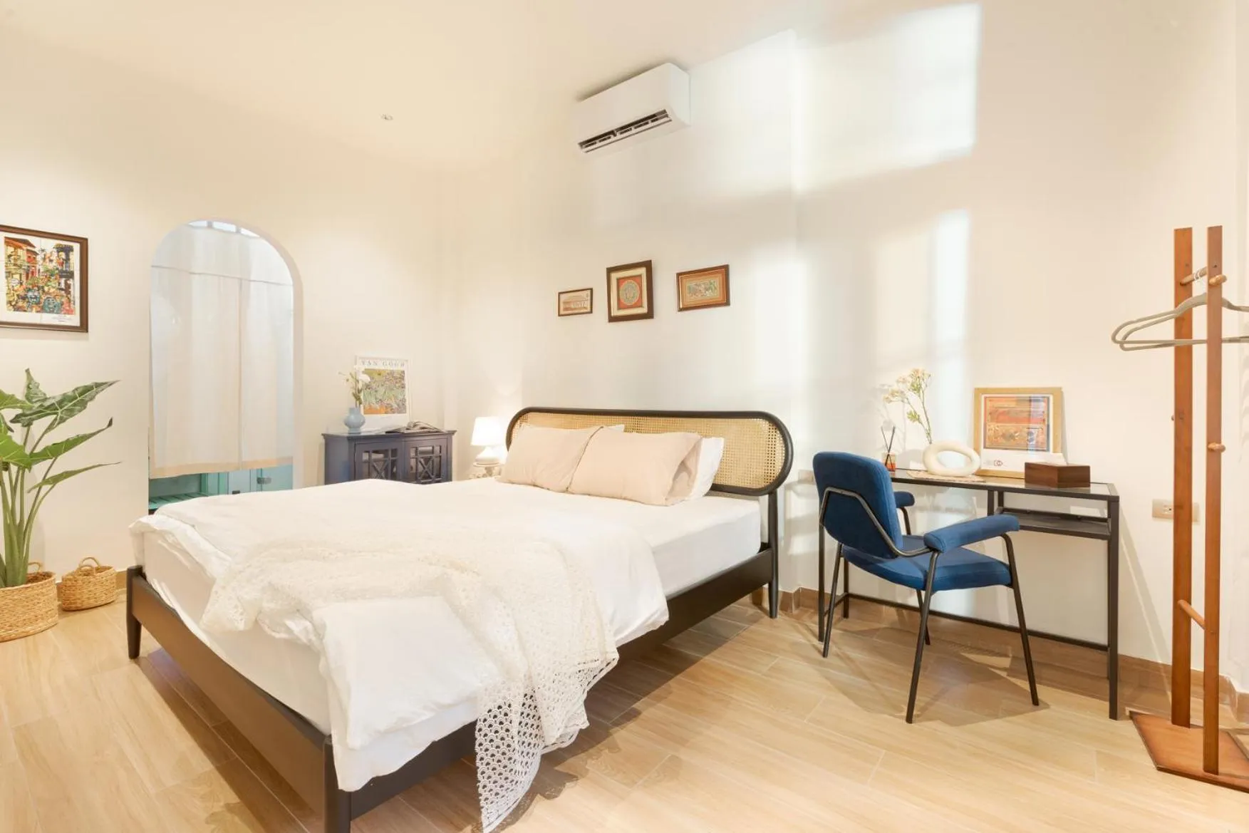 Bed in Éclectique Hanoi Homestay